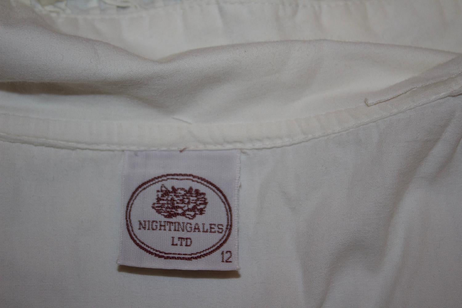 Camicetta vintage in cotone bianco di Nightingale Ltd in vendita 4
