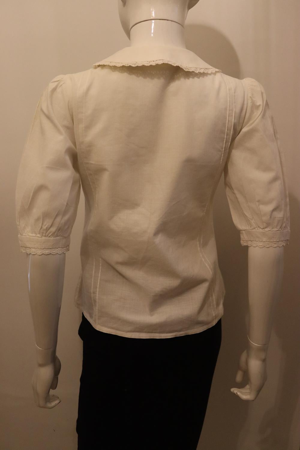Vintage White Cotton Blouse with Peter Pan Collar For Sale 2