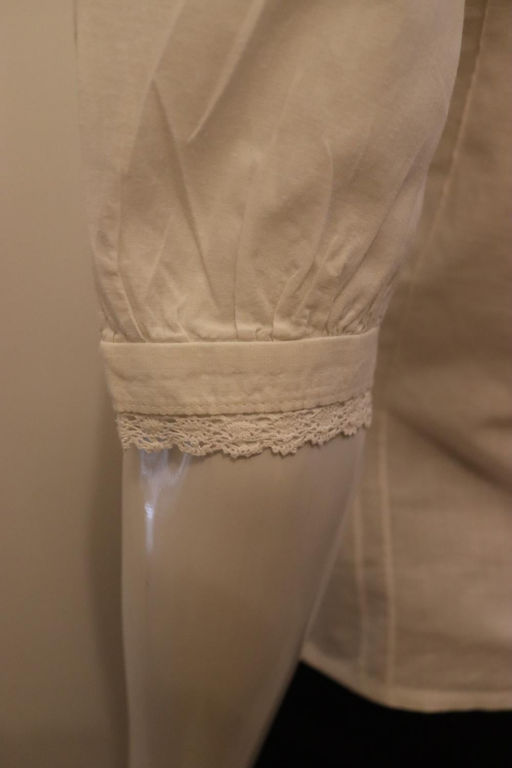 Vintage White Cotton Blouse with Peter Pan Collar For Sale 3