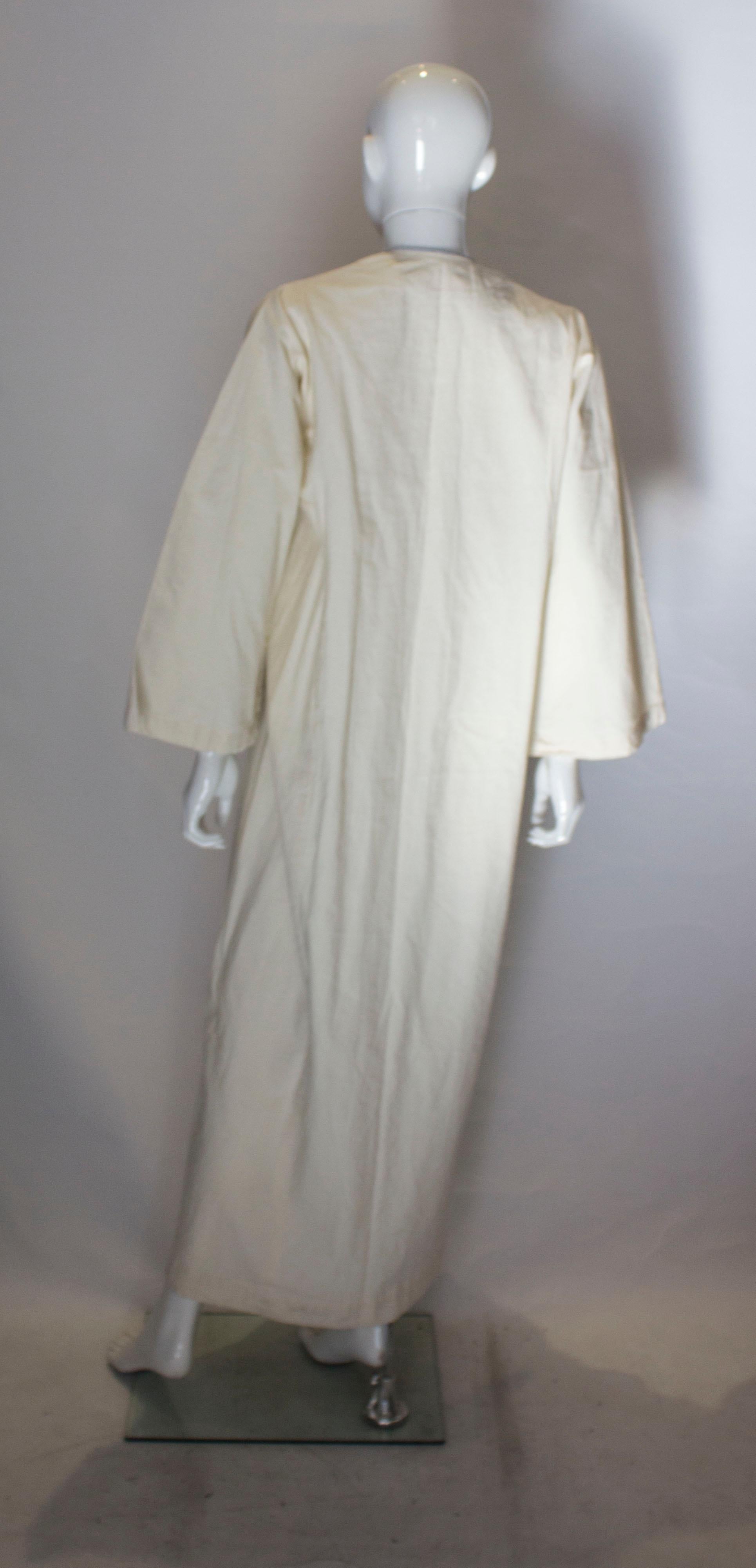 Vintage White Cotton Dress with Colourful Embroidery  In Good Condition For Sale In London, GB
