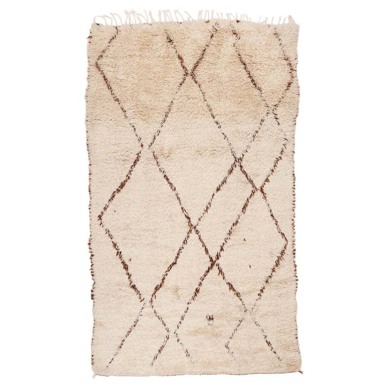 Rare Small Mid-Century Modern Ivory Moroccan Beni Ouarain Berber Rug at ...