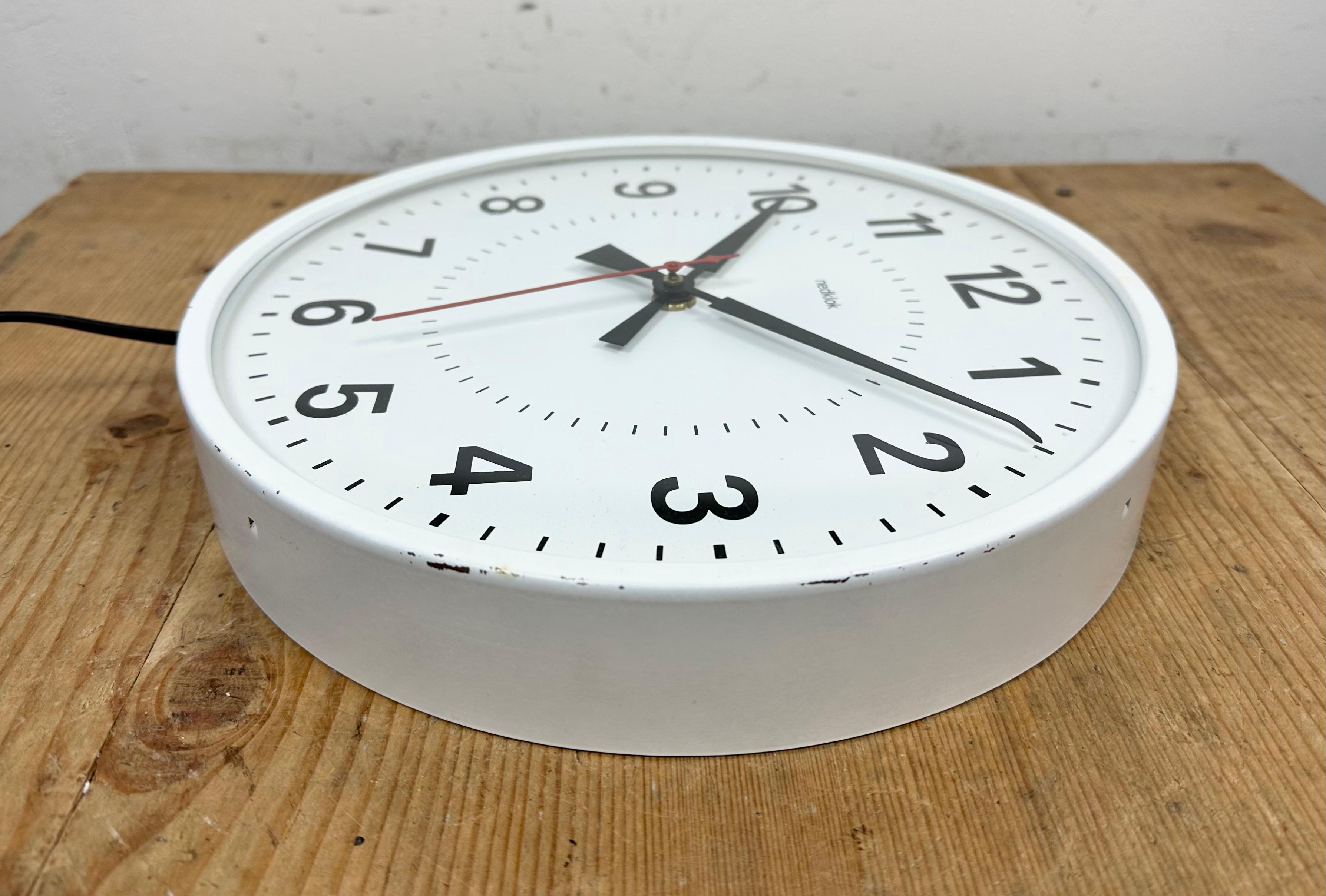 Vintage White Electric Station Wall Clock from Nedklok, 1970s For Sale 6