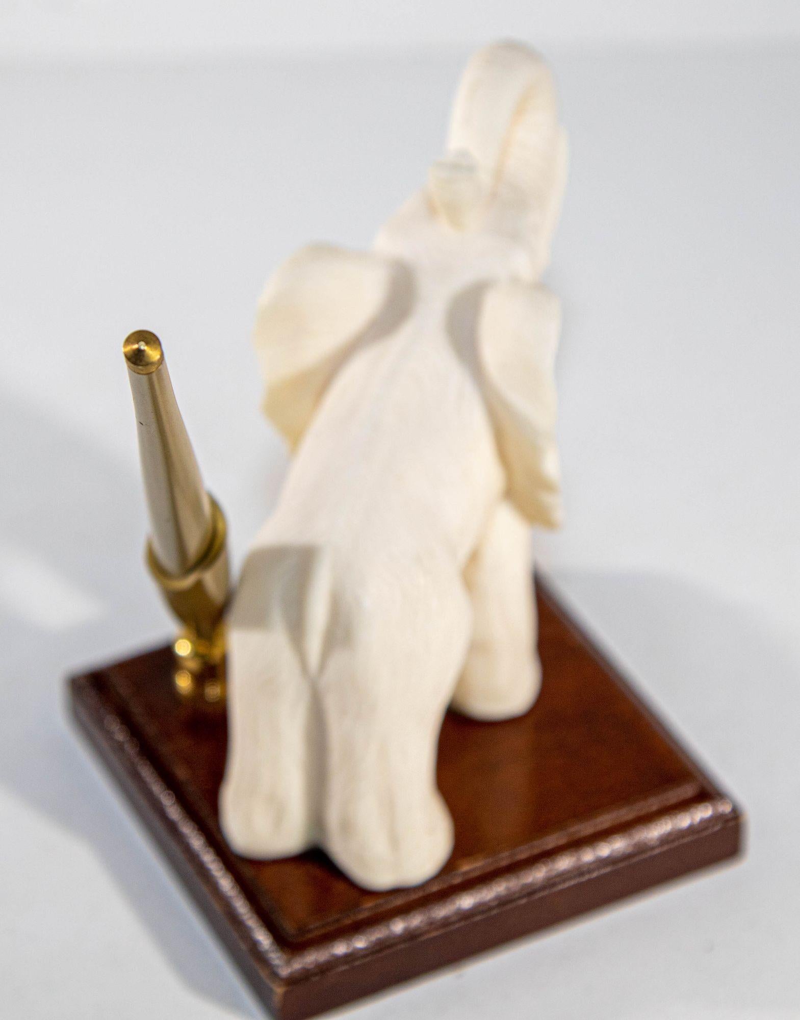 Vintage White Elephant Figurine Pen Holder, Jaipur, Rajasthan India In Good Condition For Sale In North Hollywood, CA