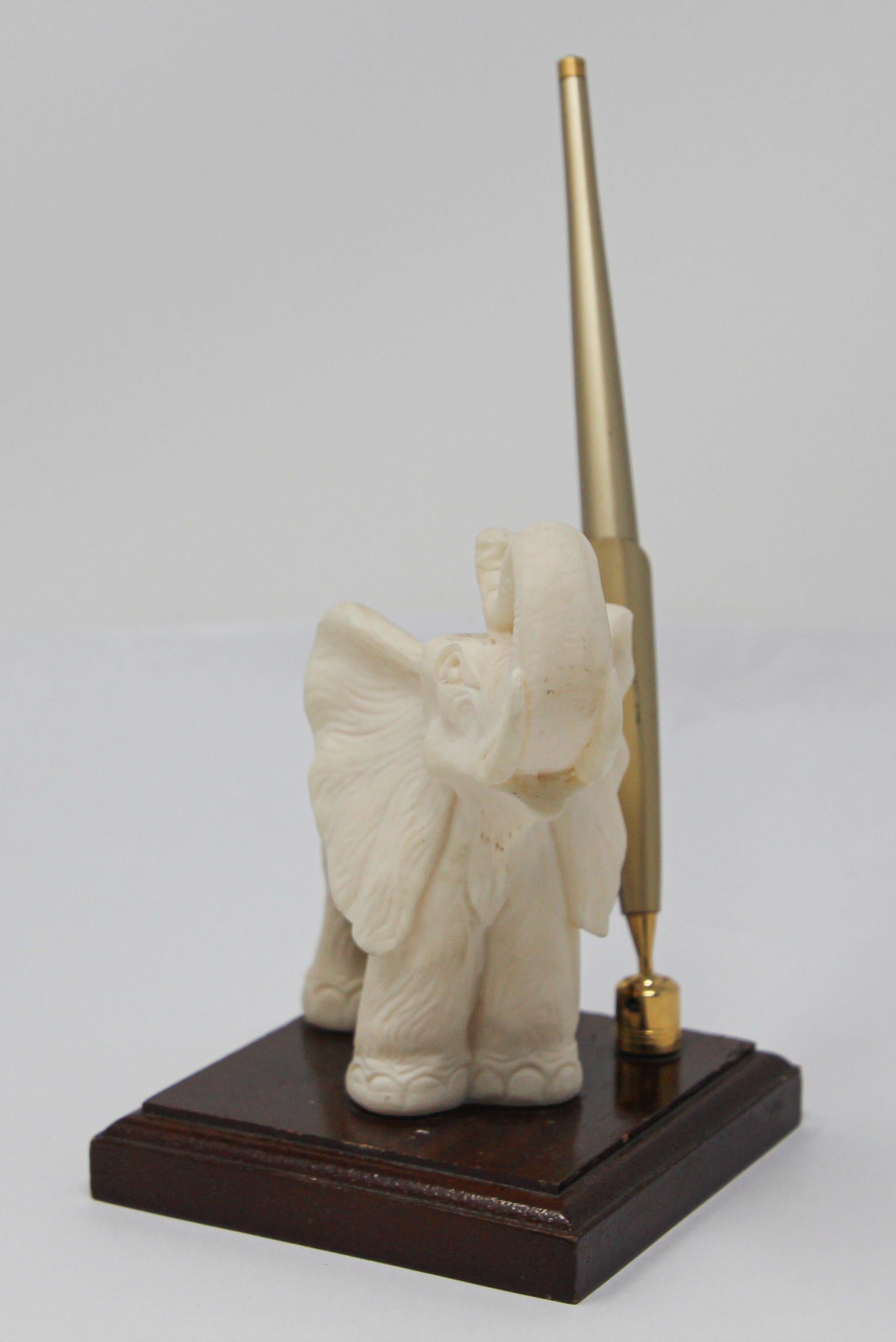 Anglo Raj Vintage White Elephant Sculpture Pen Holder, Jaipur, Rajasthan India For Sale