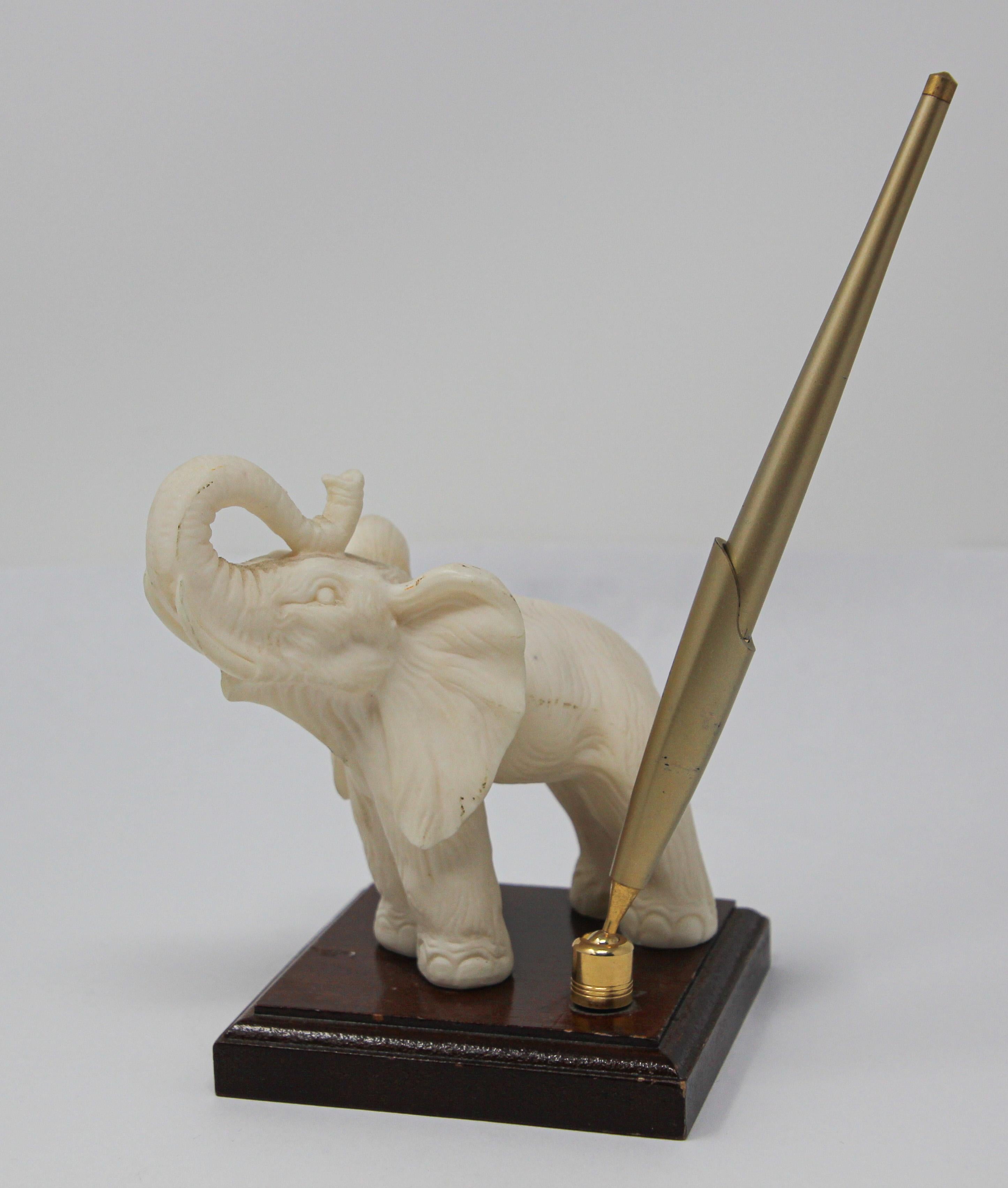 Indian Vintage White Elephant Sculpture Pen Holder, Jaipur, Rajasthan India For Sale