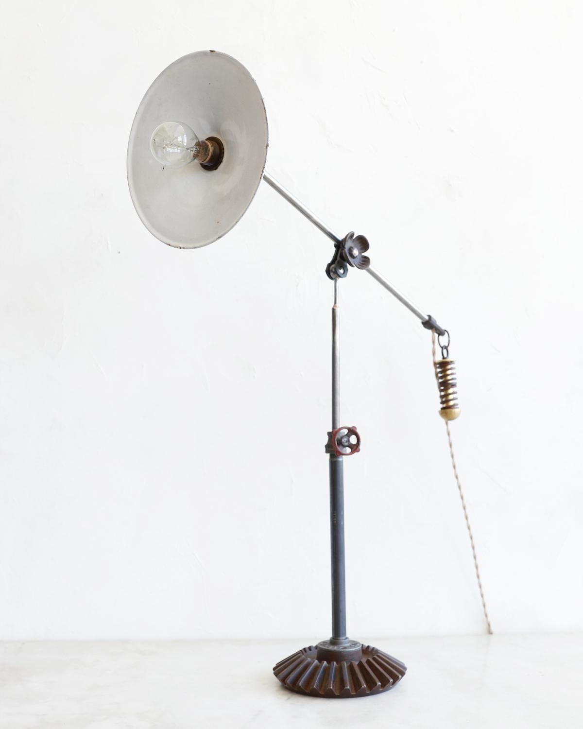 Vintage White Enamel and Steel Table Lamp In Distressed Condition In Philadelphia, PA