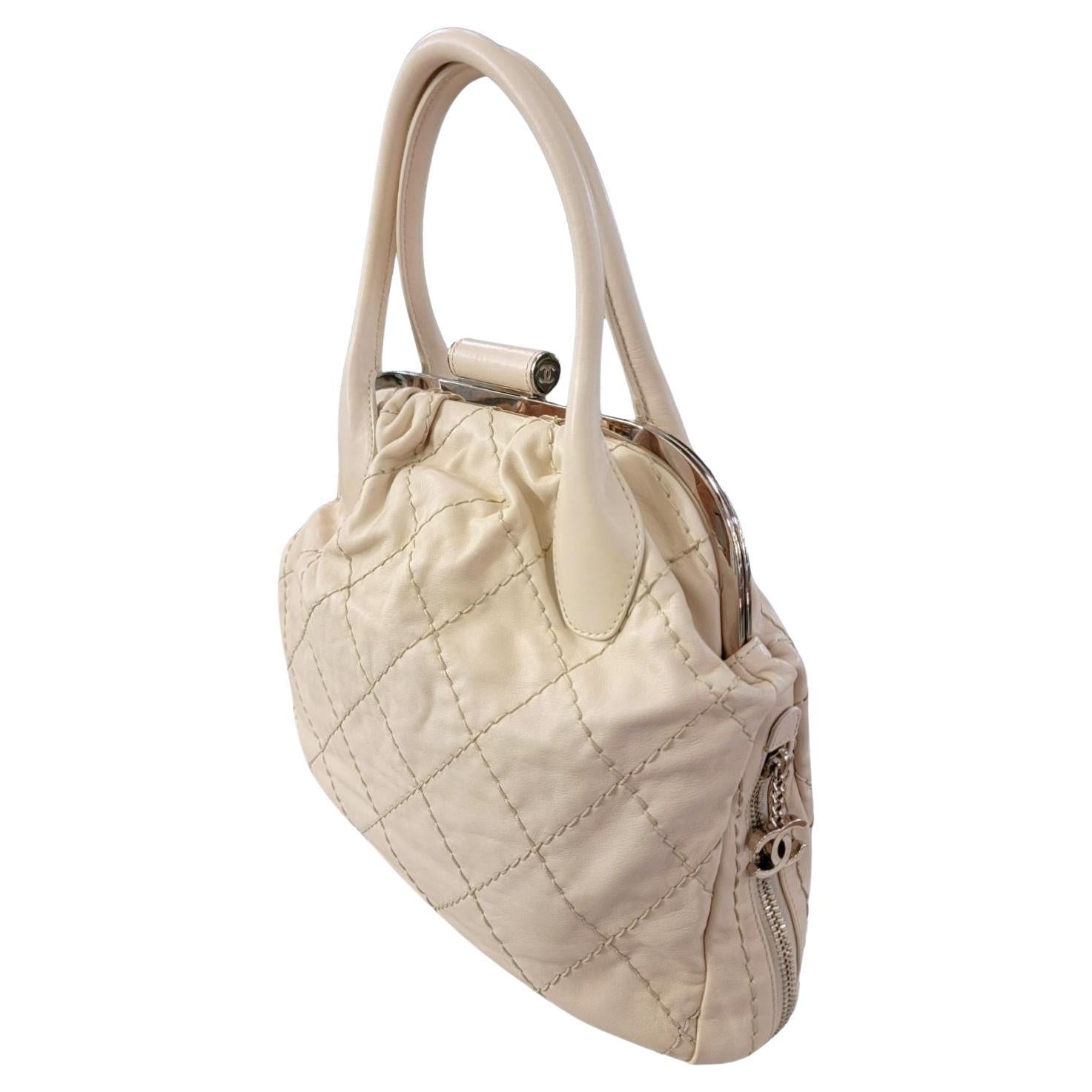 Vintage White Extendable Chanel Jumbo Shoulder/Hand Bag With Silver Silver  For Sale at 1stDibs
