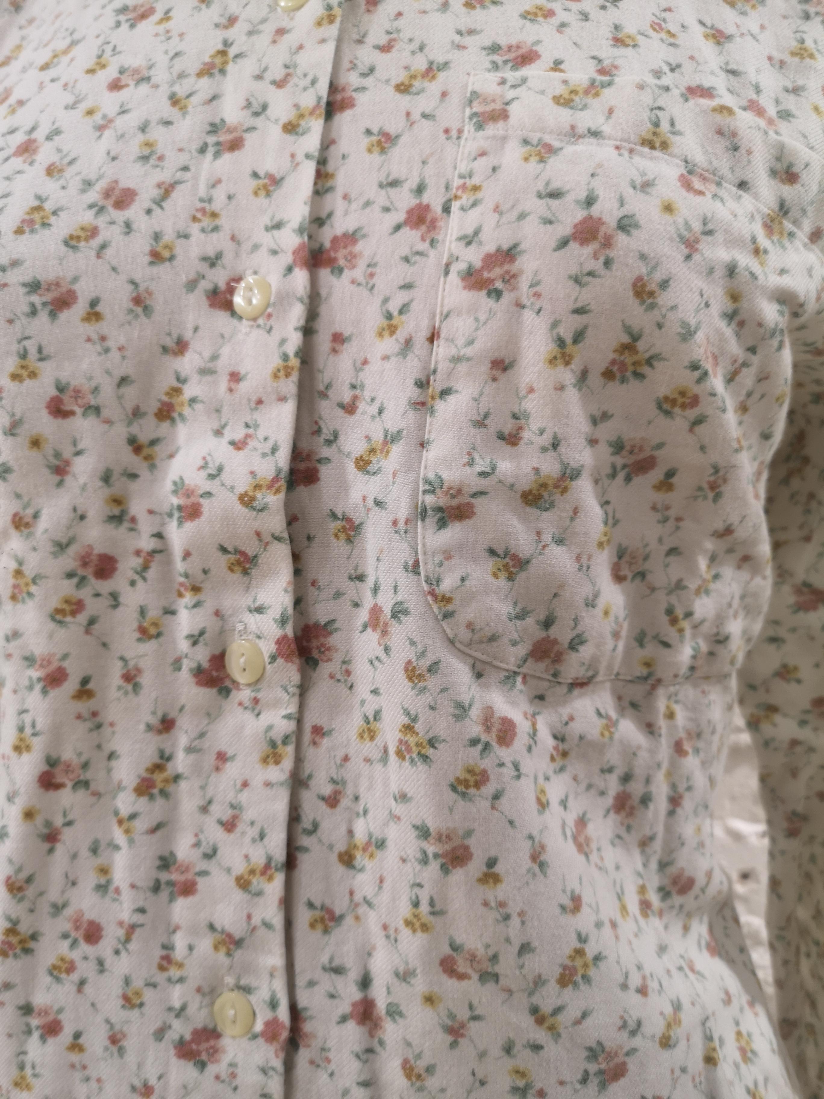 Vintage white flowers cotton shirt In Good Condition In Capri, IT