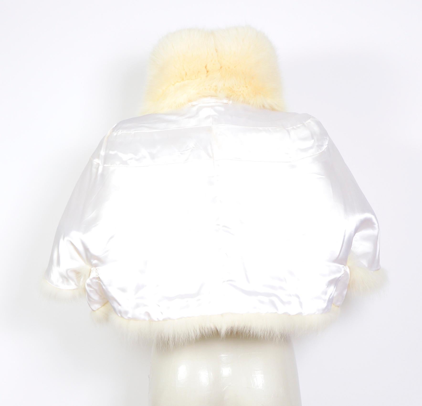 Vintage white fox fur short cape 2