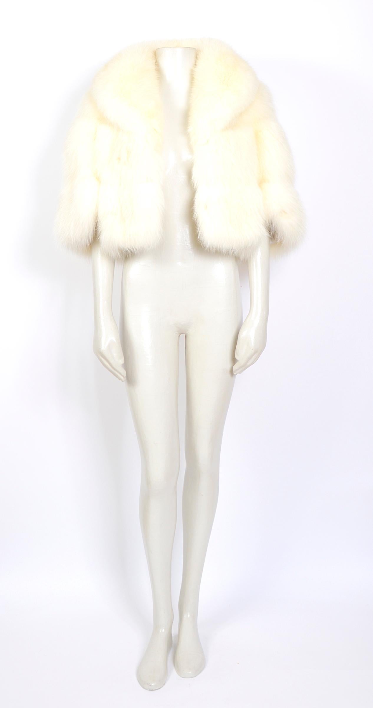 White Vintage white fox fur short cape