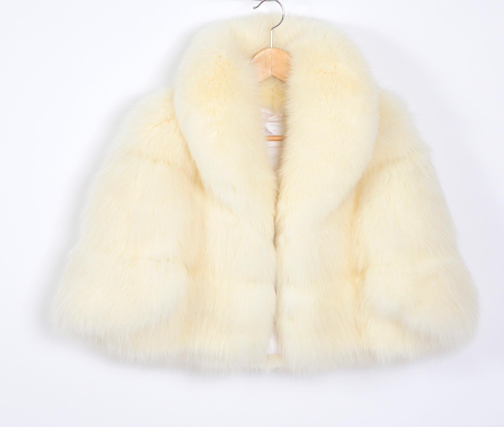 Women's Vintage white fox fur short cape