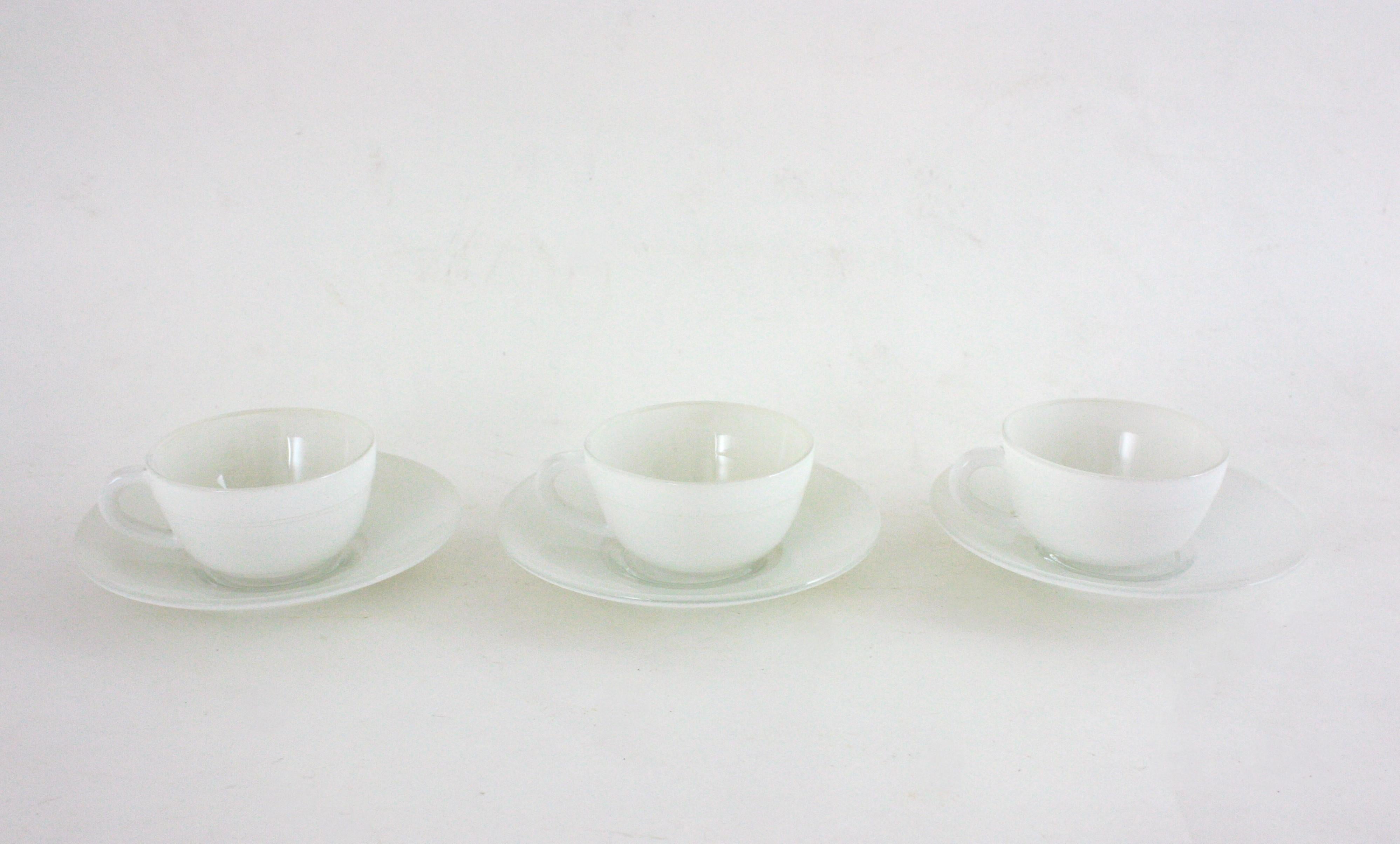 Vintage Weißglas Kaffee-Tee-Set für sechs Personen, 1960er Jahre im Zustand „Gut“ im Angebot in Barcelona, ES