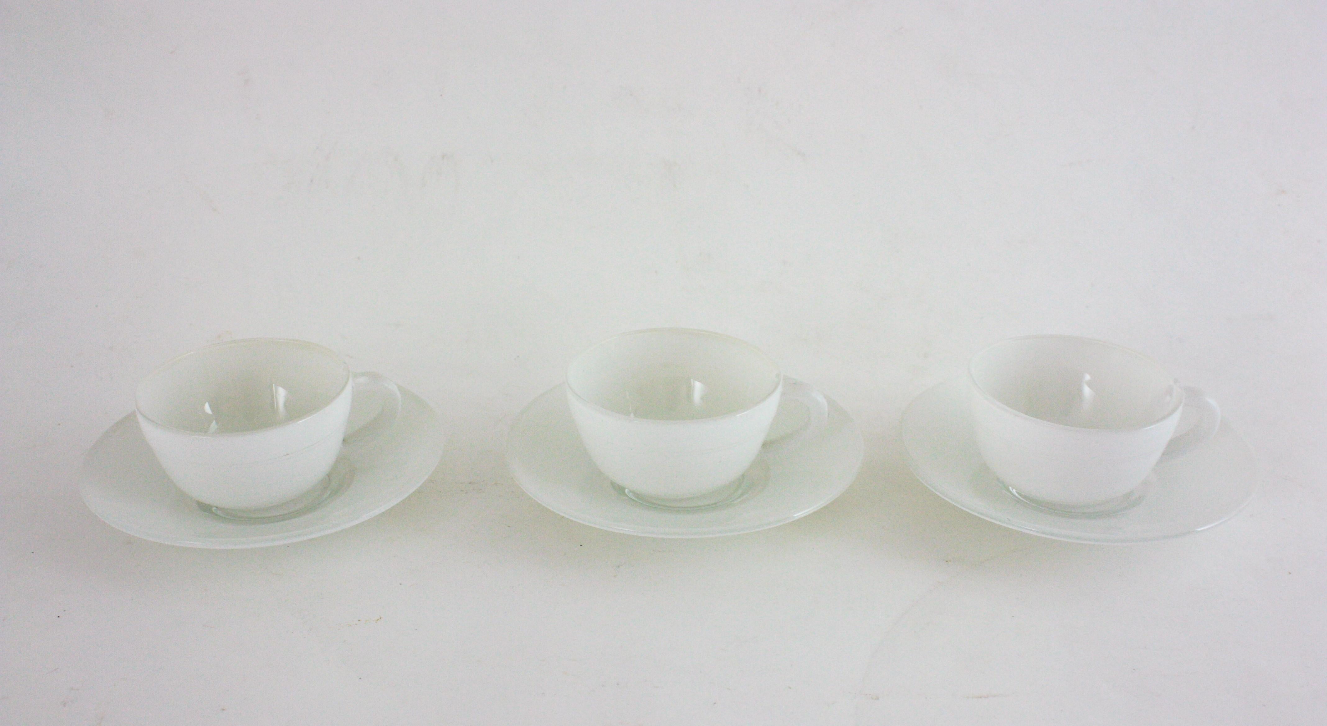 Vintage Weißglas Kaffee-Tee-Set für sechs Personen, 1960er Jahre (20. Jahrhundert) im Angebot
