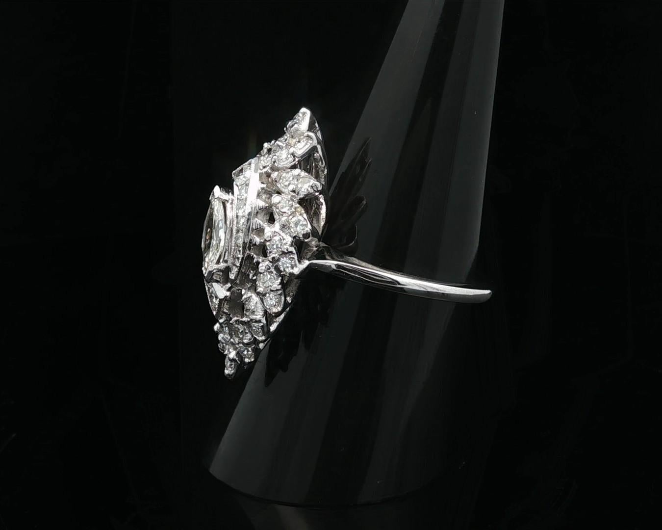 Vintage Weißgold 0,70ctw Diamant lange Marquise Navette Cocktail Erklärung Ring im Angebot 4