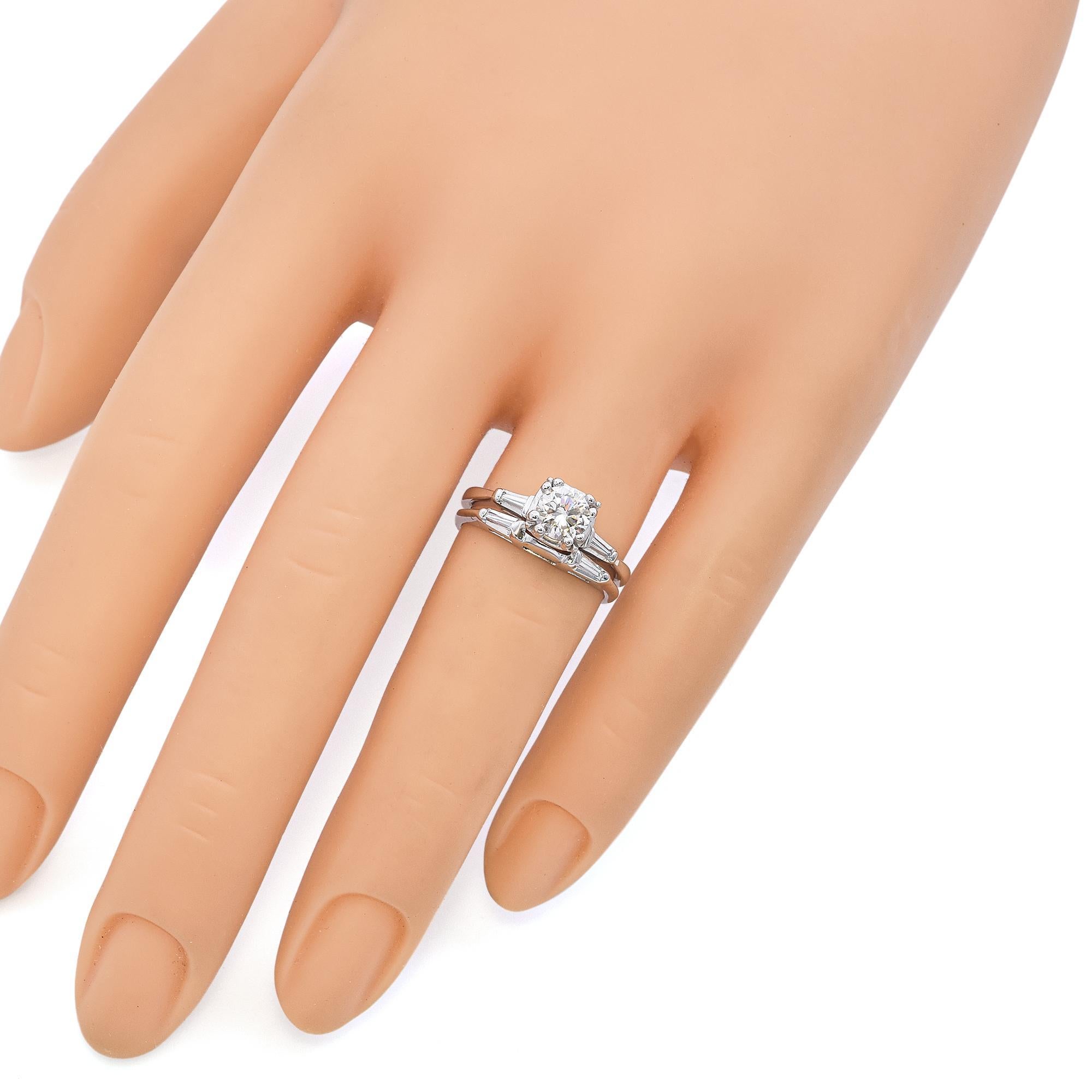Brilliant Cut Vintage White Gold 0.74ct H SI1 Diamond Engagement Ring and Band Set GIA For Sale