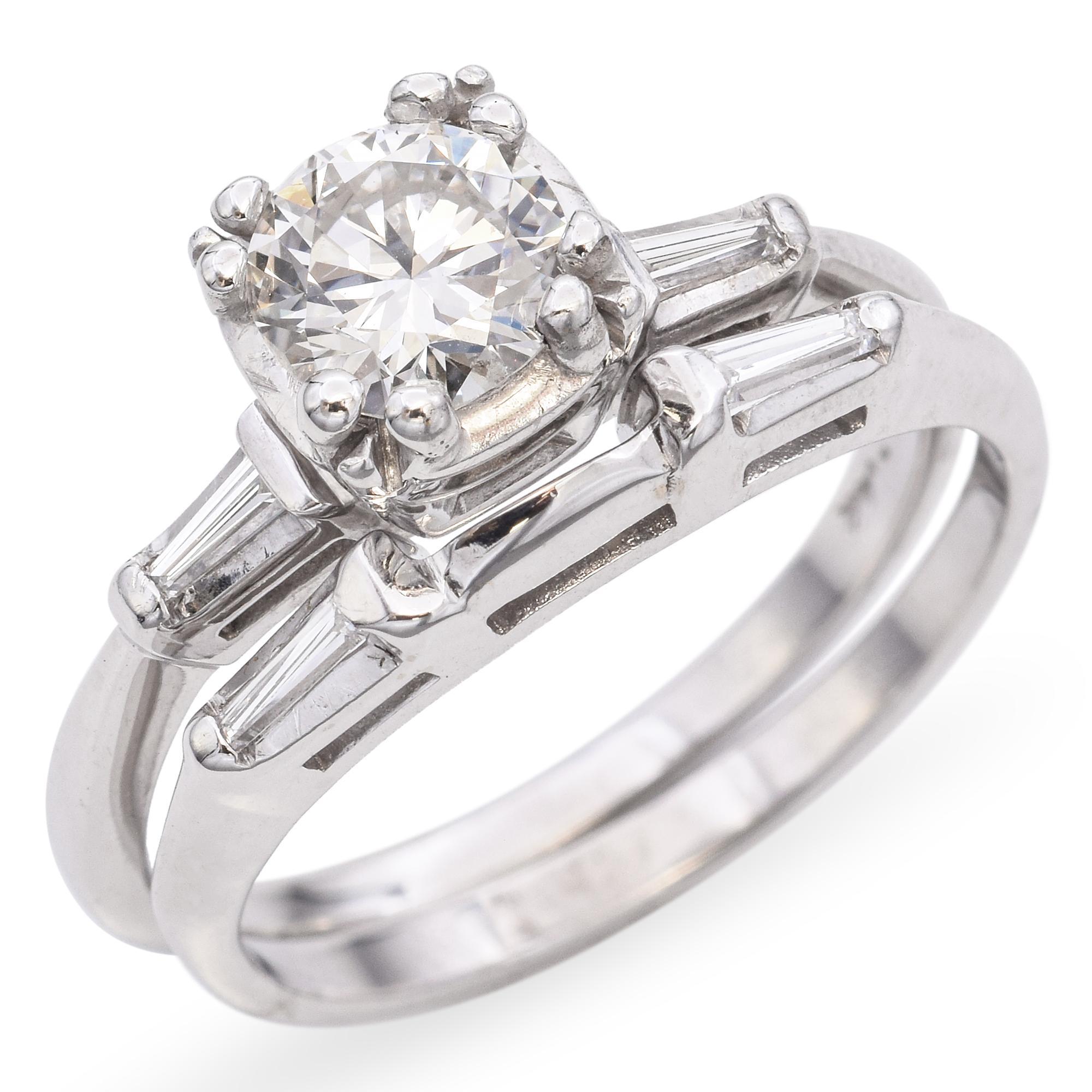 Vintage White Gold 0.74ct H SI1 Diamond Engagement Ring and Band Set GIA In Good Condition For Sale In New York, NY