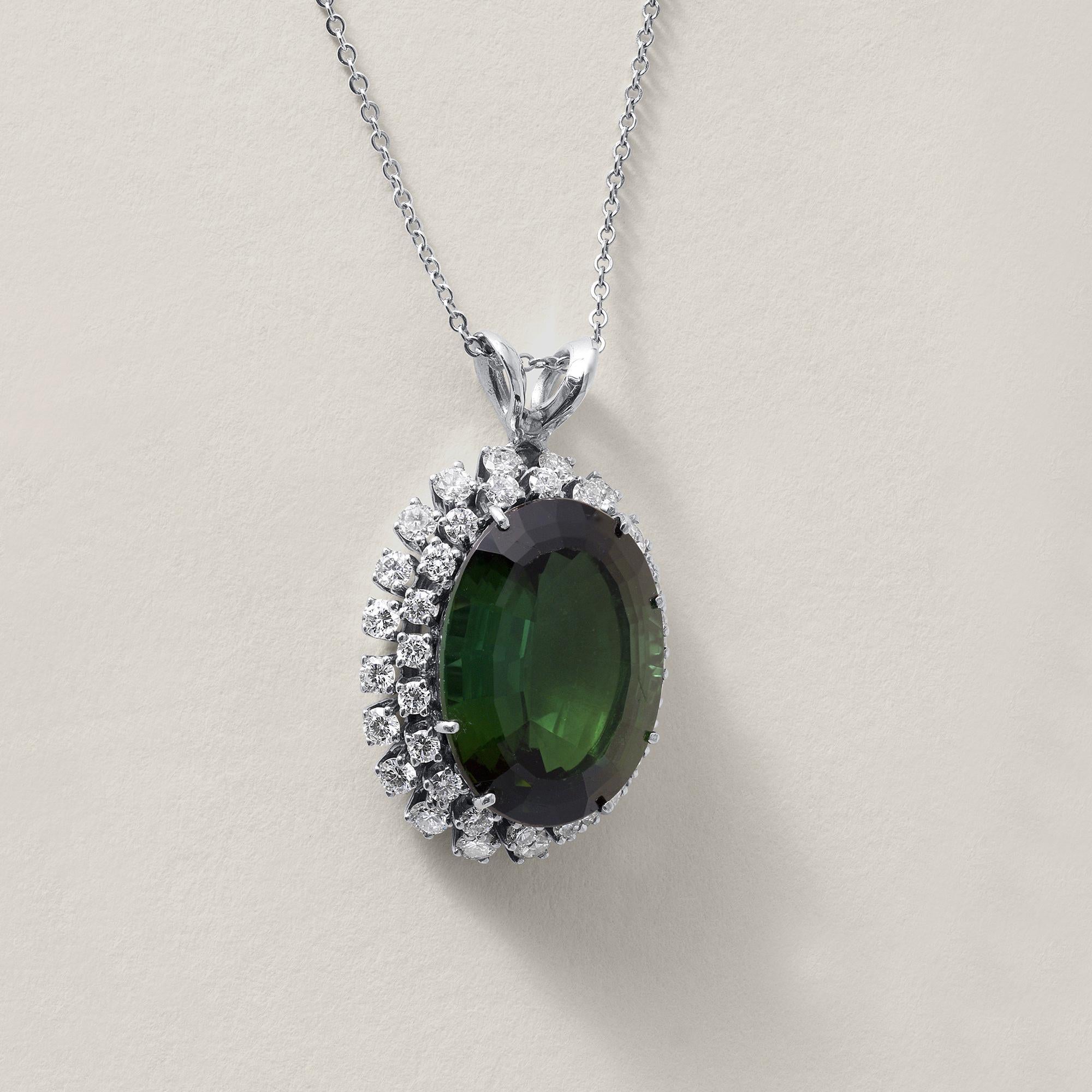 Moderne Vintage Byene & Greene Greene 15 Carta Tourmaline verte et diamant Collier à double halo en vente