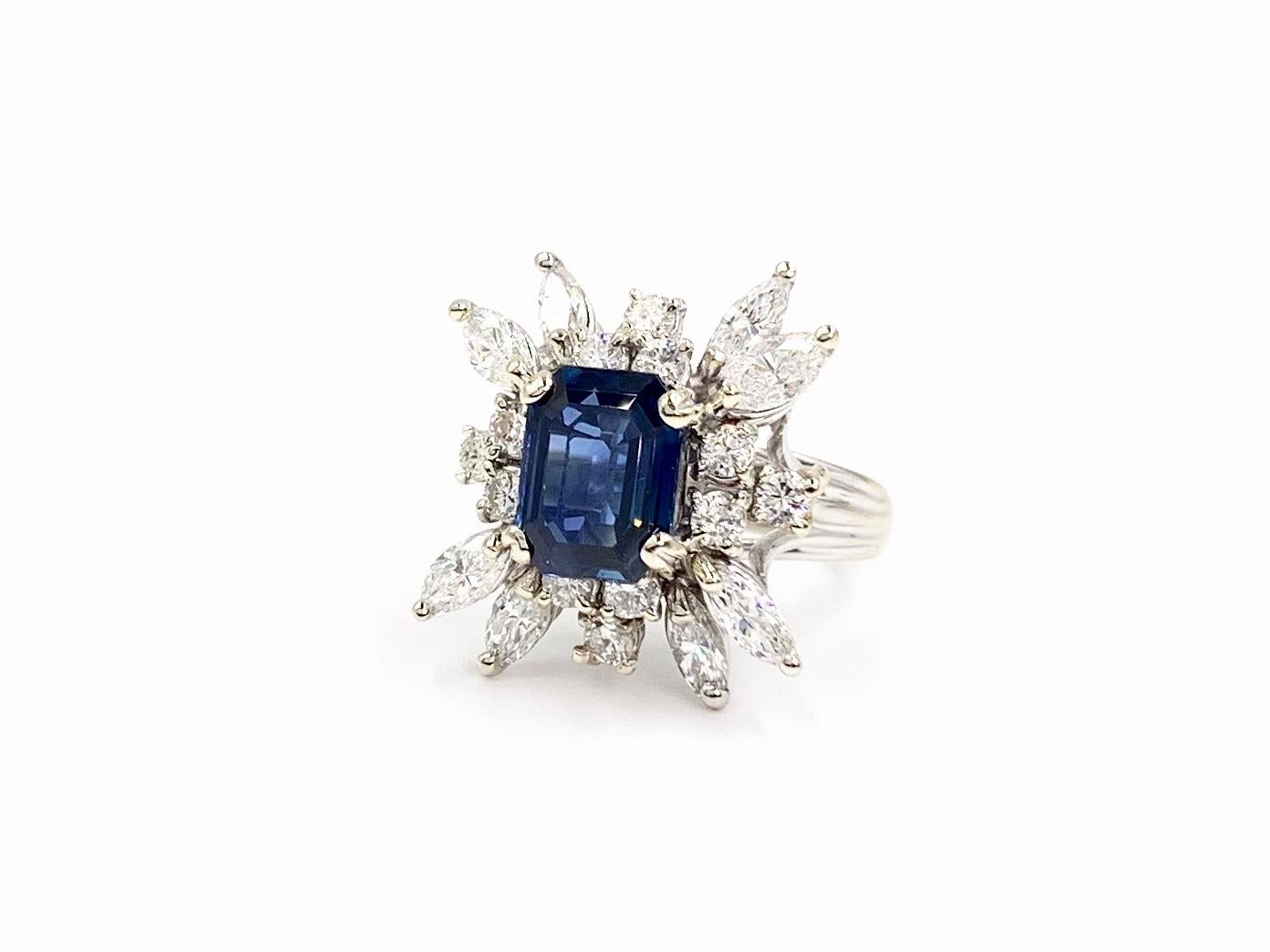 Women's Vintage White Gold 2.80 Carat Sapphire and Diamond Cocktail Ring For Sale