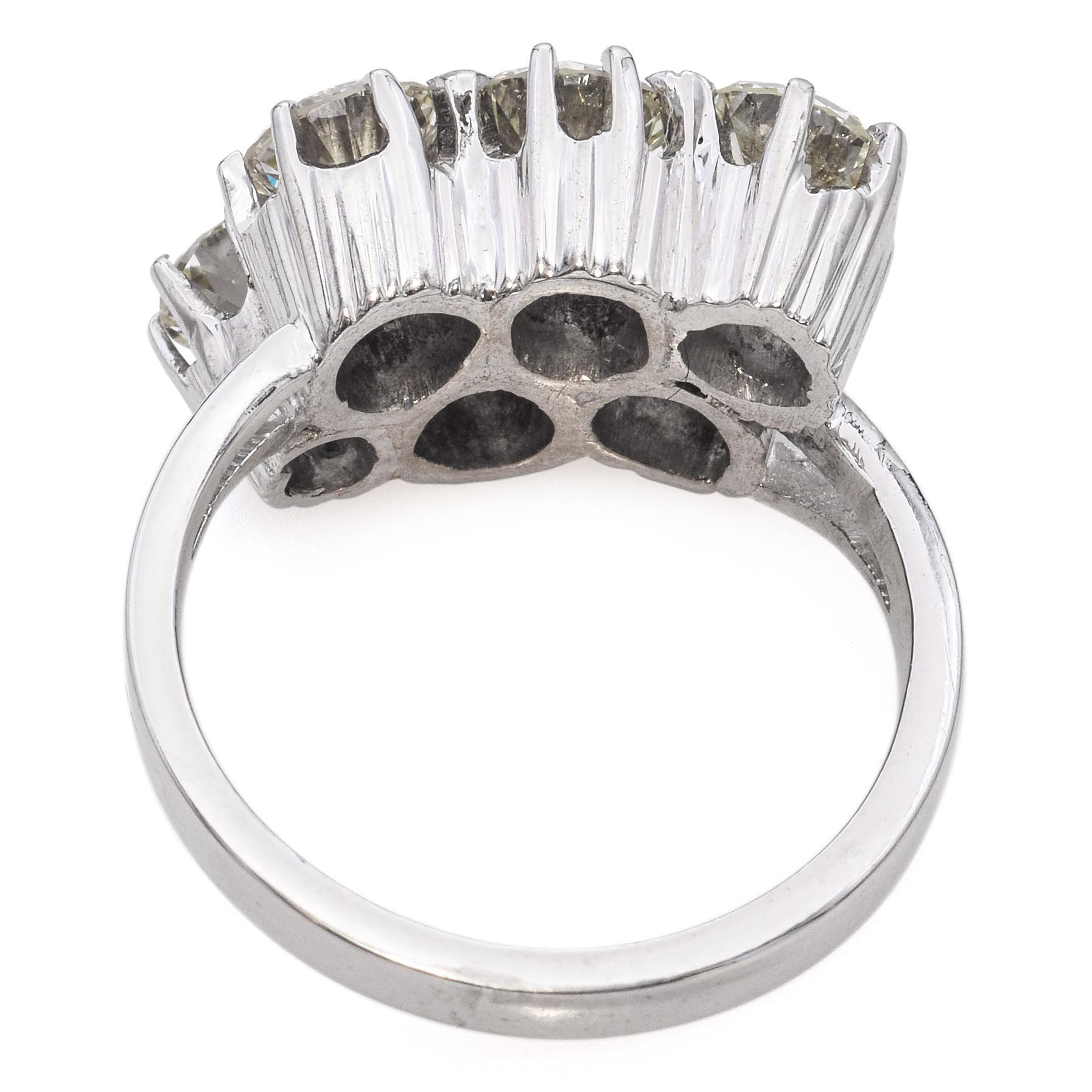 Women's Vintage White Gold 2.9 tcw Diamond Cluster Ring For Sale
