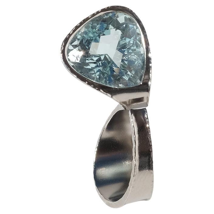 Anello d
oro bianco e acquamarina vintage di Rey Urban del 1973