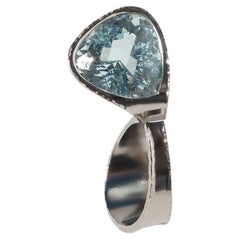 Anello d
oro bianco e acquamarina vintage di Rey Urban del 1973