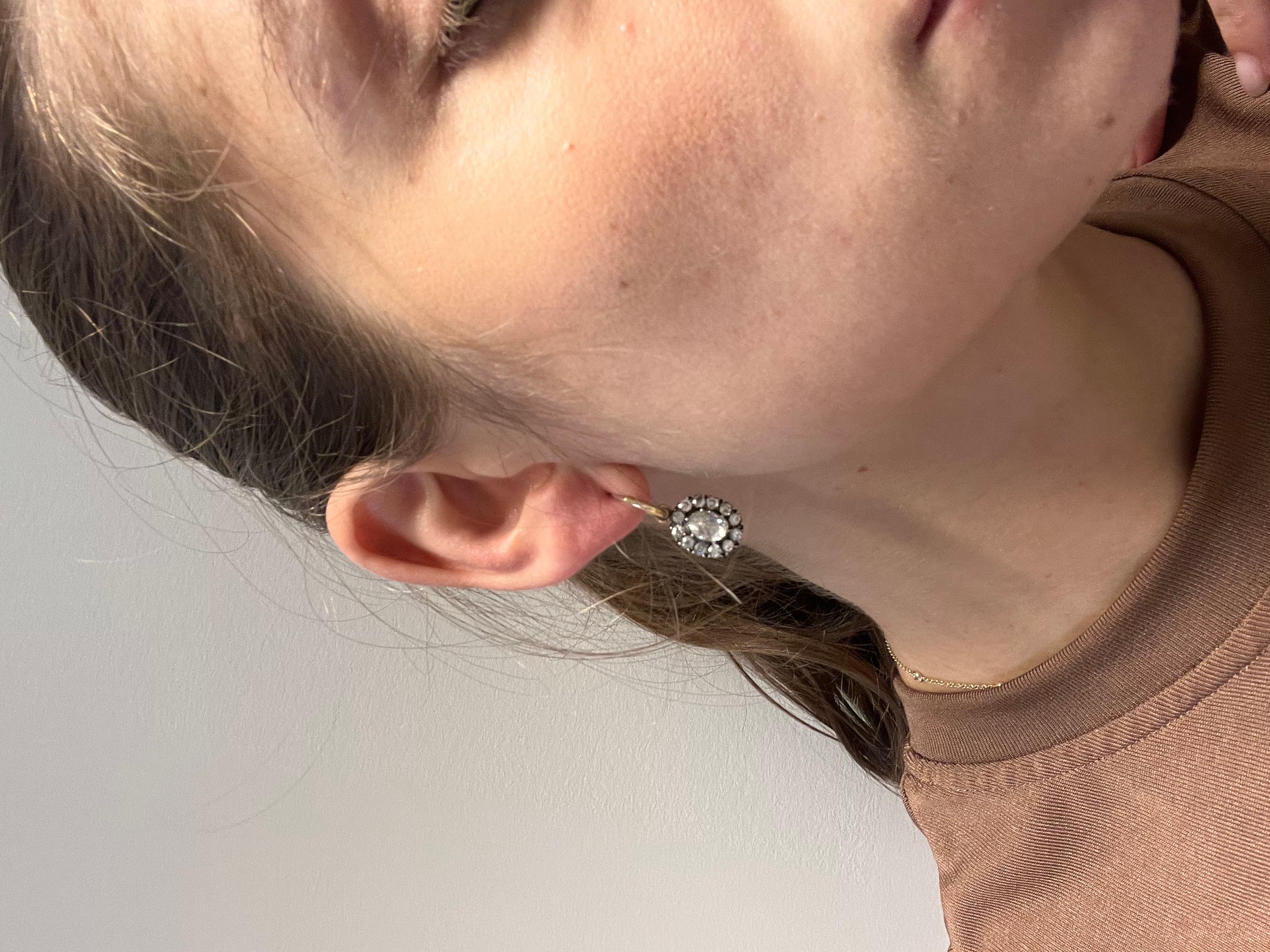 Vintage White Gold and Diamond Earrings In Excellent Condition For Sale In New York, NY