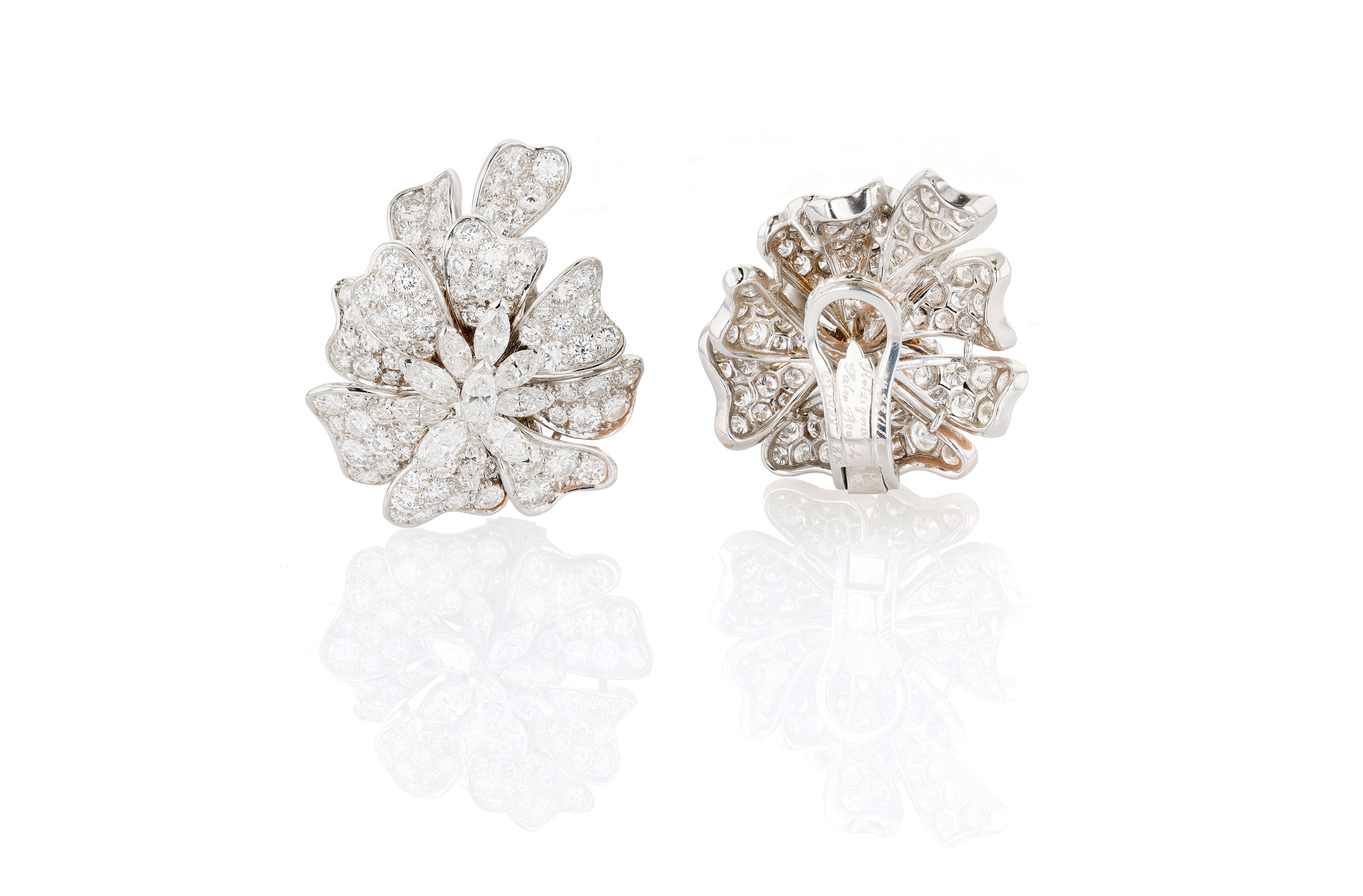 Vintage Ohrclips aus Weißgold und Diamanten mit Blumenmuster (Marquiseschliff) im Angebot