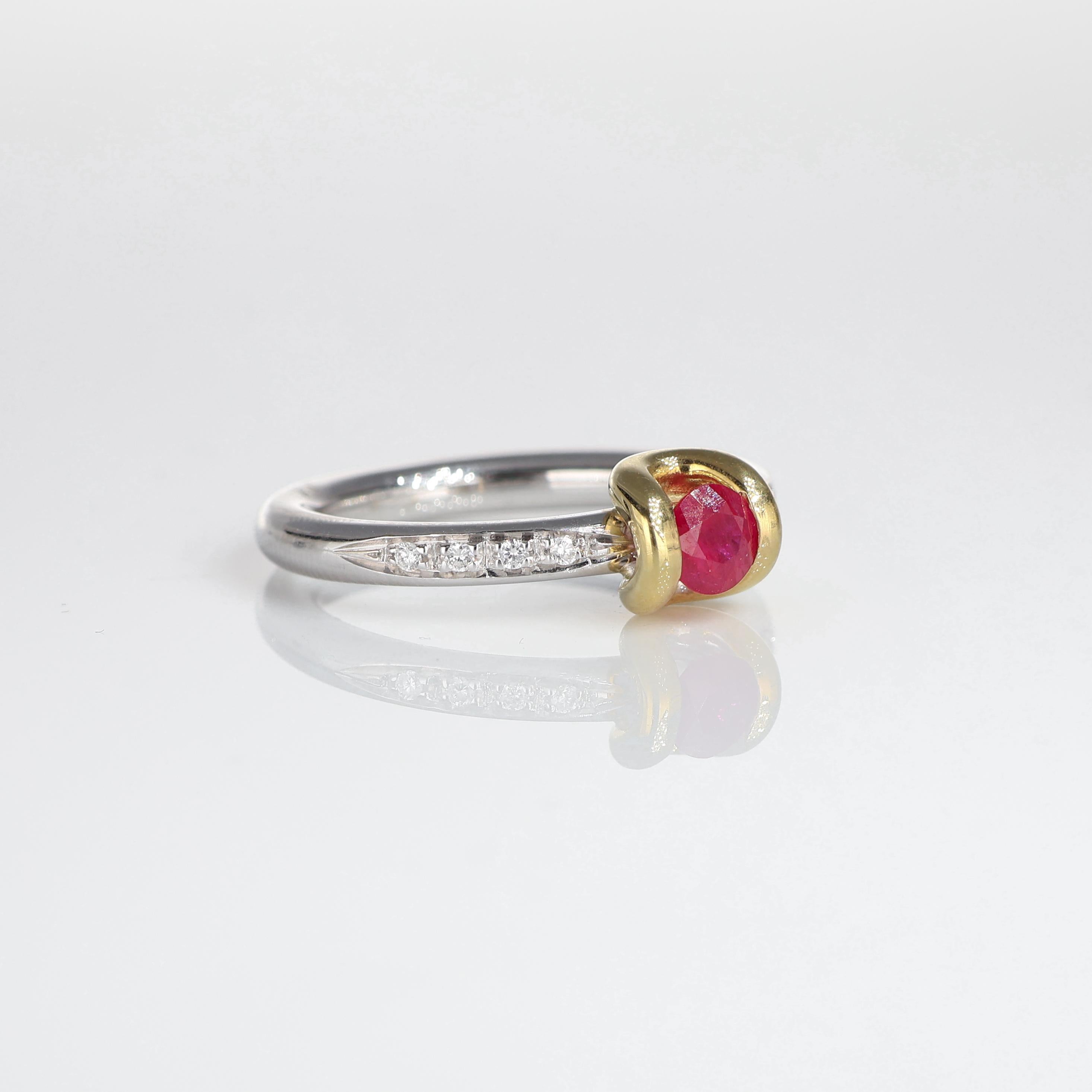Brilliant Cut Vintage White Gold and Yellow Gold Ruby Ring 0.36 carat For Sale