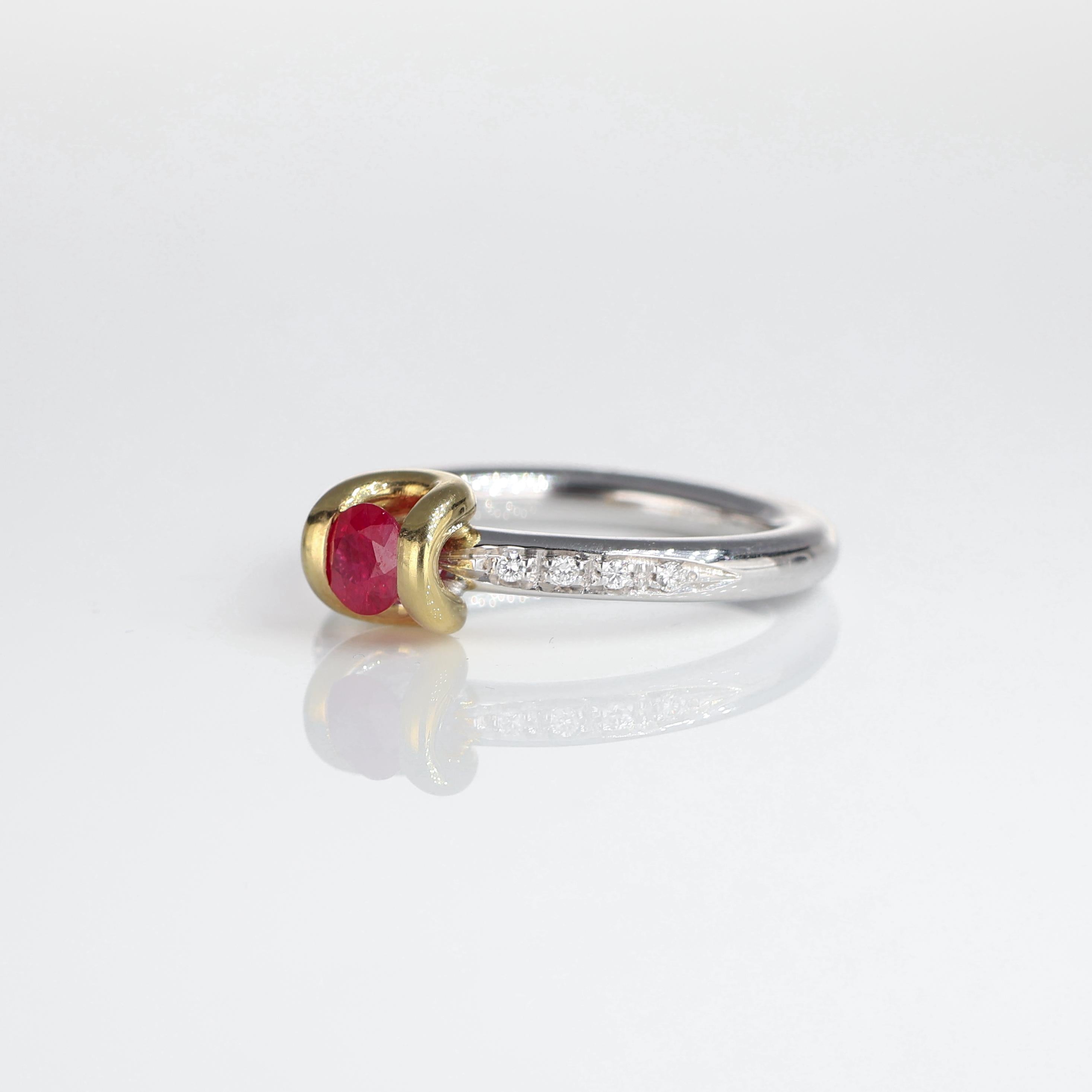 Vintage White Gold and Yellow Gold Ruby Ring 0.36 carat In New Condition For Sale In Bergamo, BG
