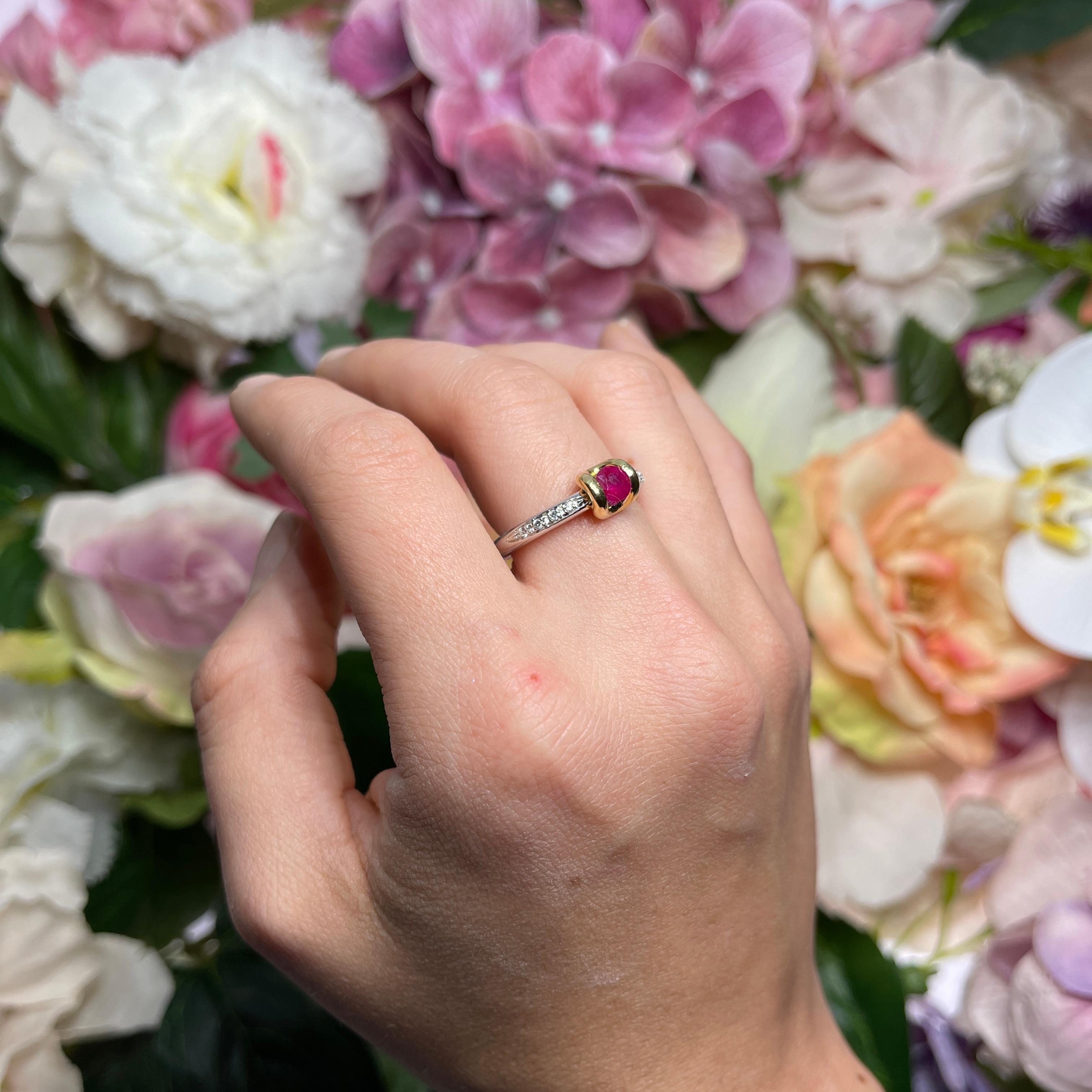 Vintage White Gold and Yellow Gold Ruby Ring 0.36 carat For Sale 1