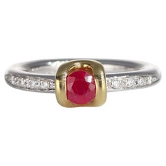 Vintage White Gold and Yellow Gold Ruby Ring 0.36 carat