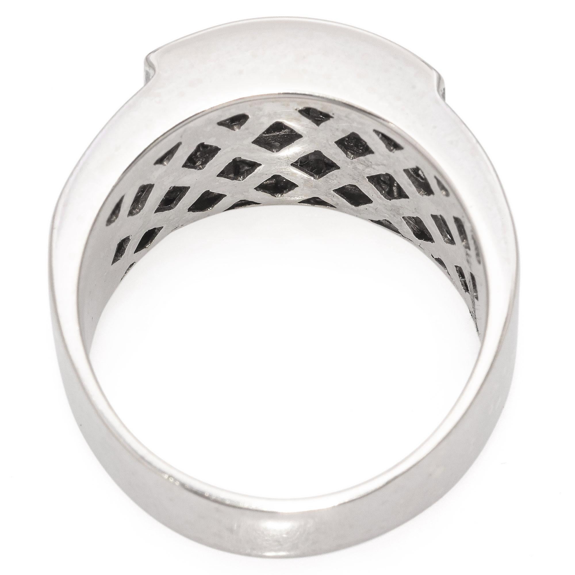 Vintage White Gold Baguette and Princess Cut Diamond Wide Statement Band Ring In Good Condition For Sale In New York, NY
