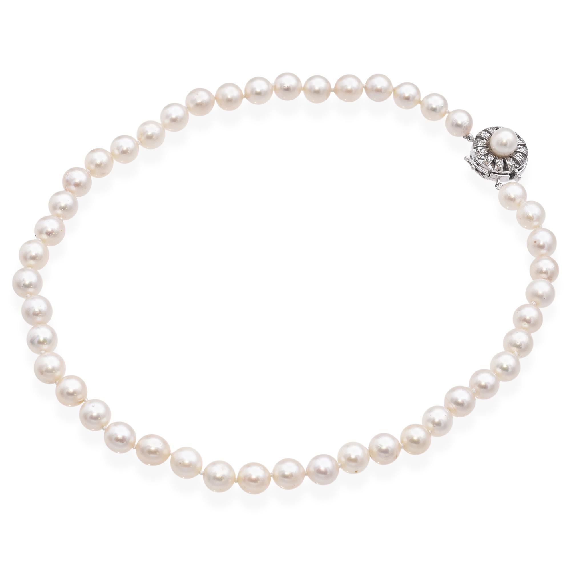 Collana di perle coltivate vintage con chiusura a diamante in oro bianco in vendita 1