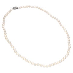 Vintage White Gold Diamond Clasp Pearl Necklace
