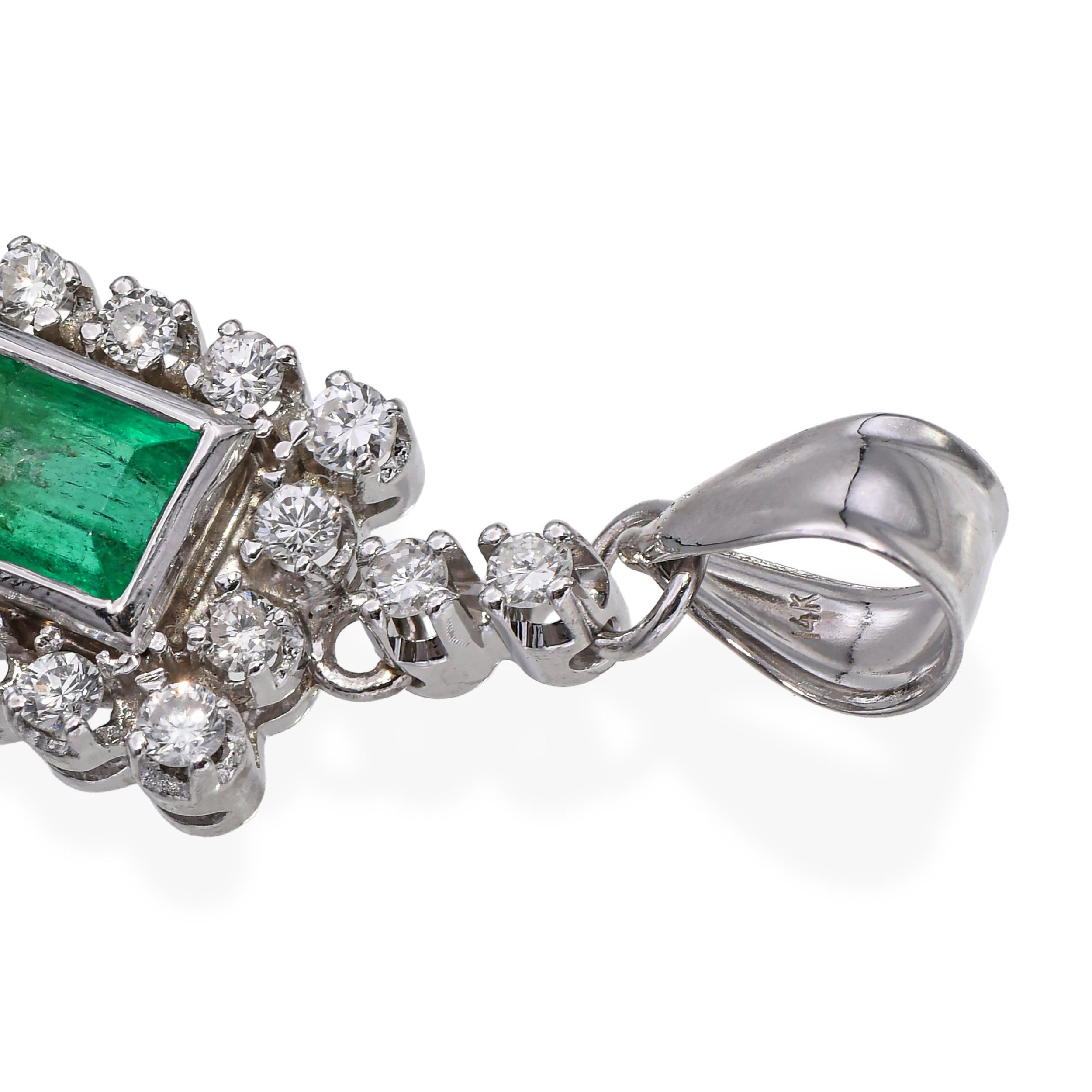 Vintage Weißgold Smaragd und Diamant Tropfen Anhänger Damen im Angebot