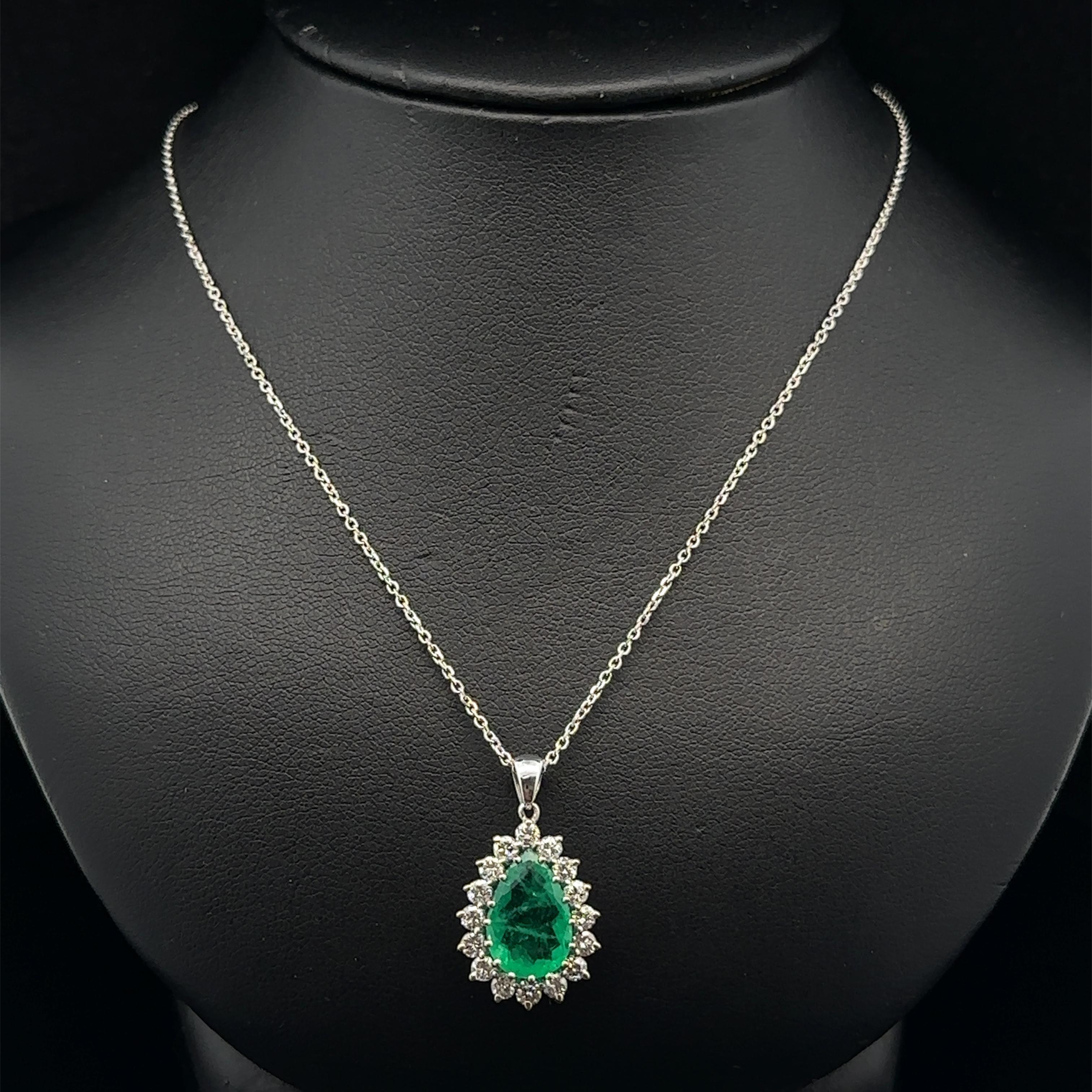 Vintage White Gold GIA 2.45ctw Pear Emerald w/ Diamond Halo Pendant Necklace For Sale 5