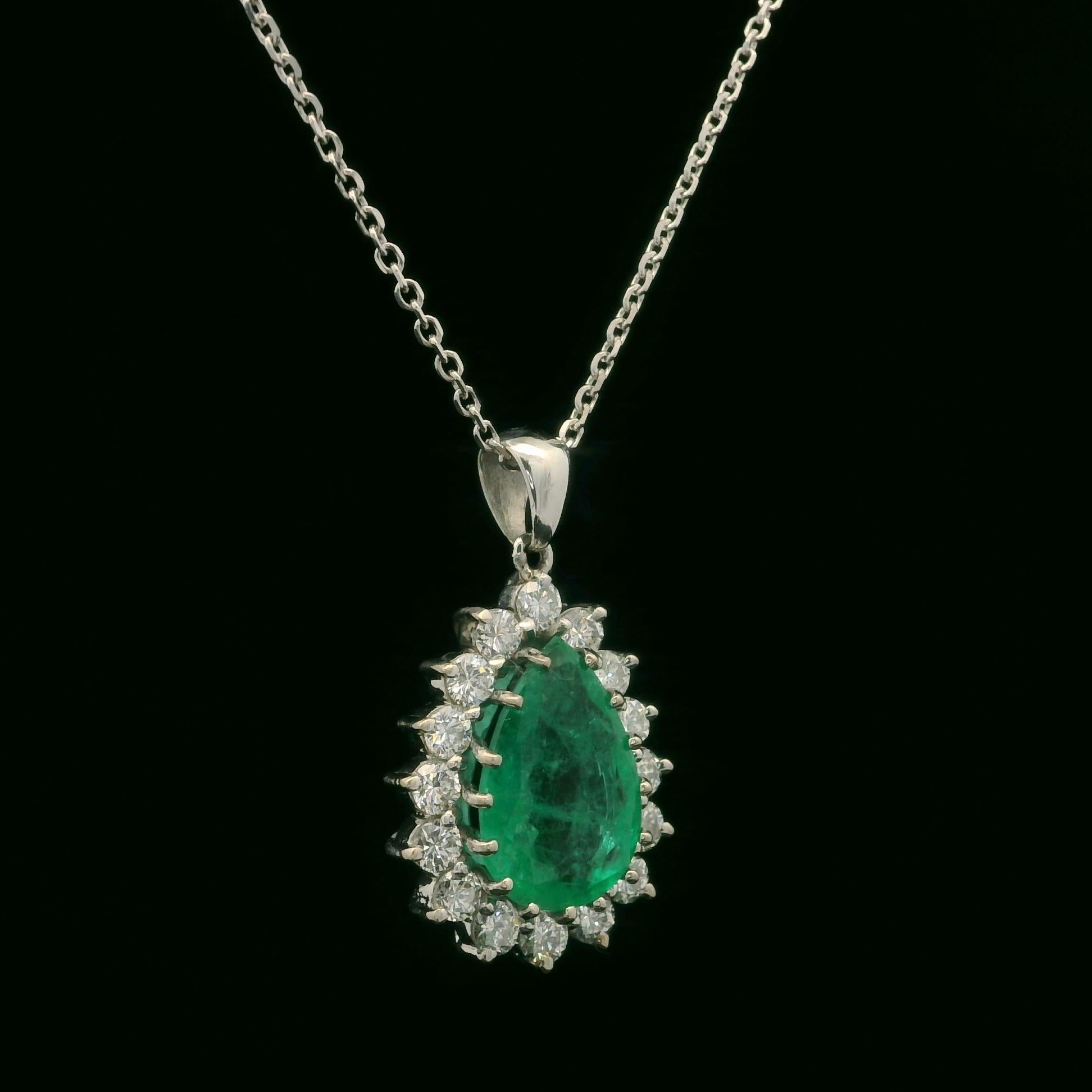 Vintage White Gold GIA 2.45ctw Pear Emerald w/ Diamond Halo Pendant Necklace For Sale 1