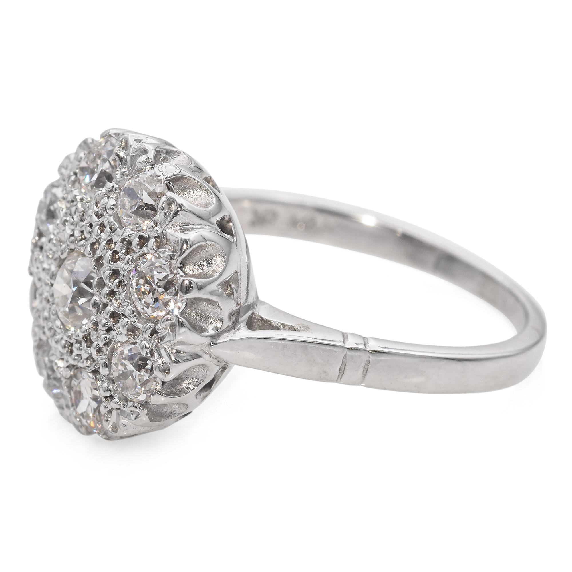 Vintage Weißgold Old European Cut Diamant Halo Ring (Alteuropäischer Schliff)