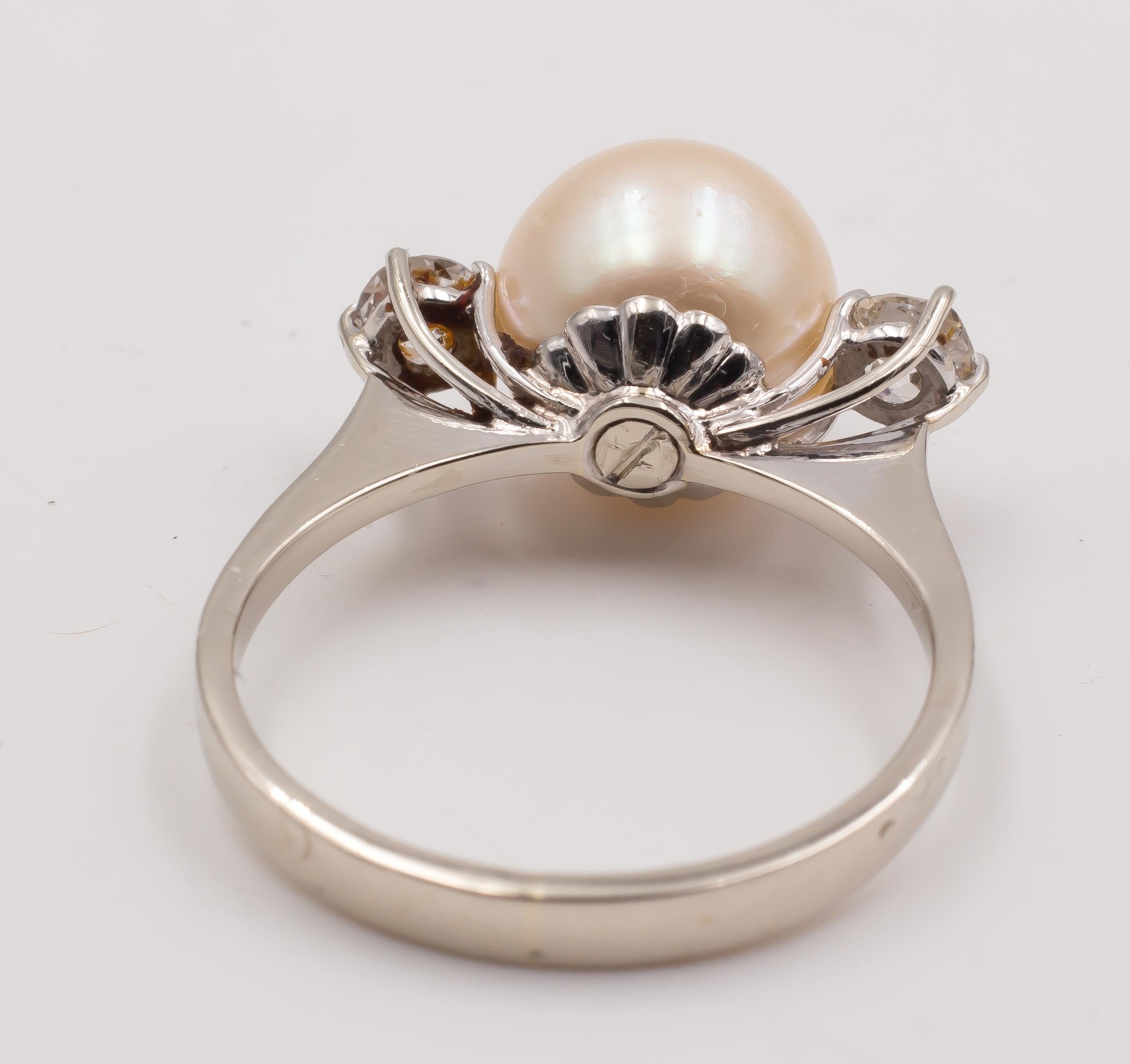 Vintage White Gold, Pearl and 0.4 Carat Diamond Ring, 1950s In Good Condition In Bologna, IT