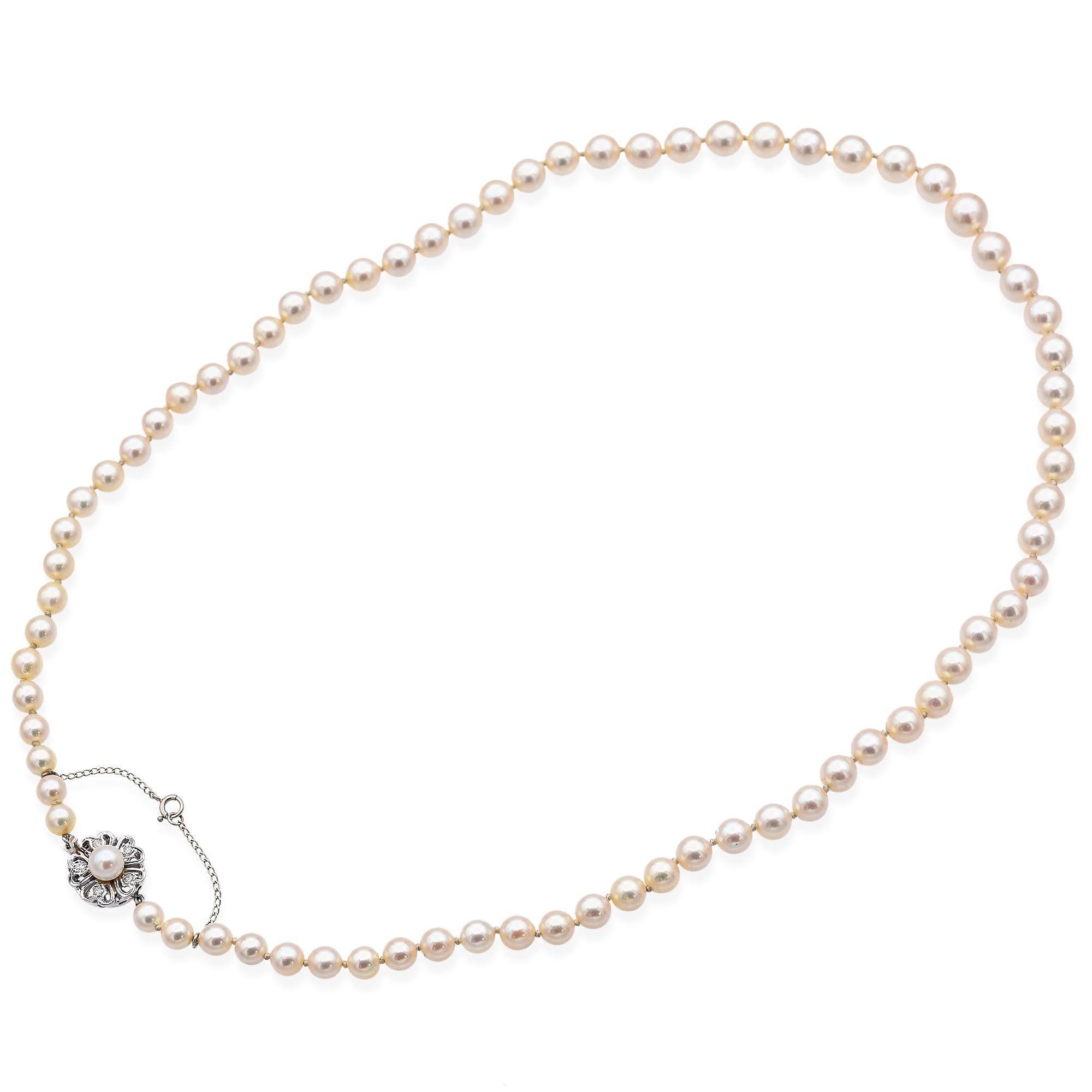 Weight: 30.7 Grams
Stone: Pearl (5.5 mm, 6 mm on clasp), Approx. 0.125 TCW (0.025 ct) Diamonds
Necklace: 21 Inches
Metal: Ranges from 12 to 13K Gold

Item #:BR-1307-060424-05