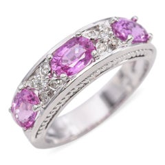 Vintage White Gold Pink 1.89tcw Sapphire and Diamond Band Ring (Bague en or blanc vintage avec saphir et diamant)