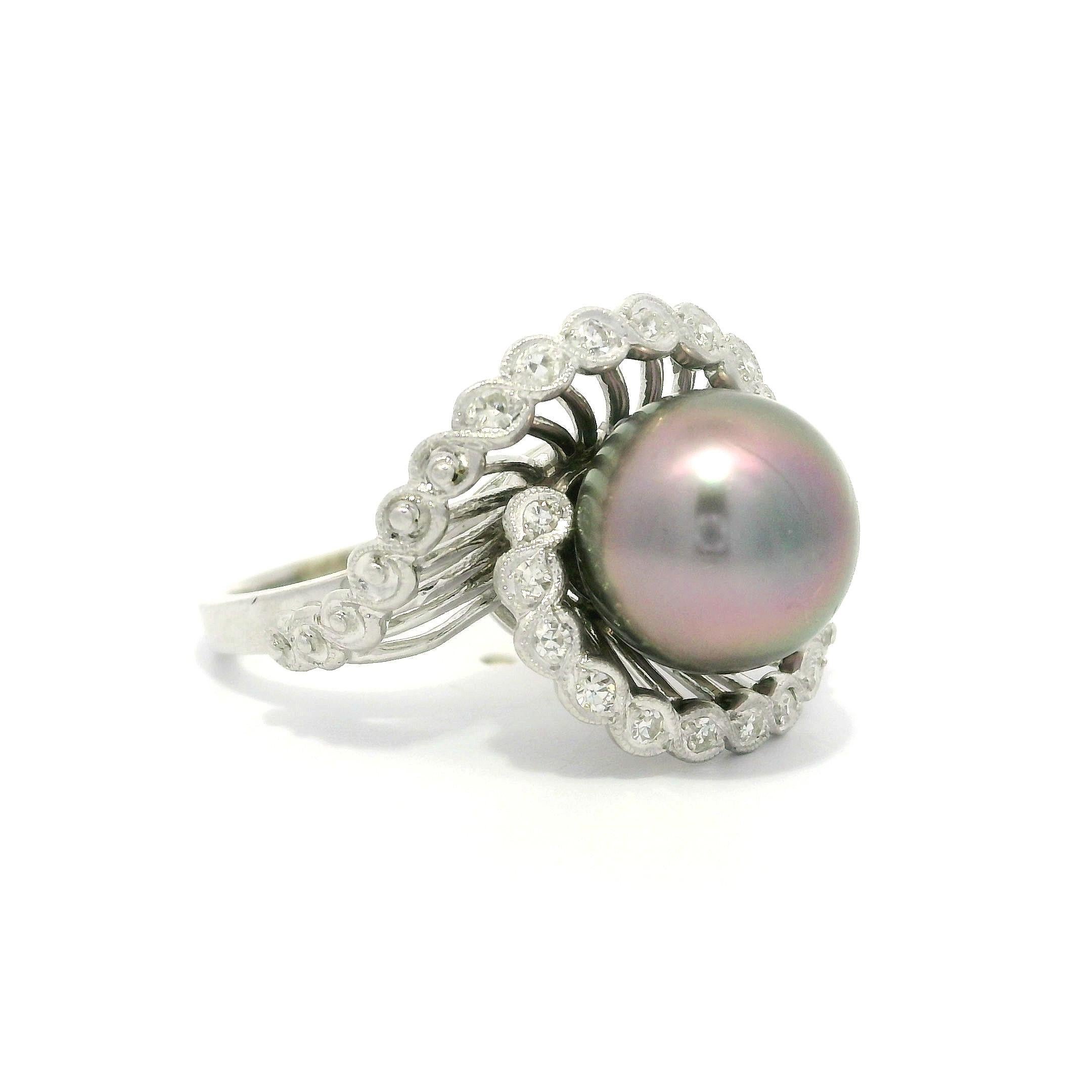 Anello da cocktail con perle di Tahiti e diamanti bianchi in oro bianco vintage in vendita 7