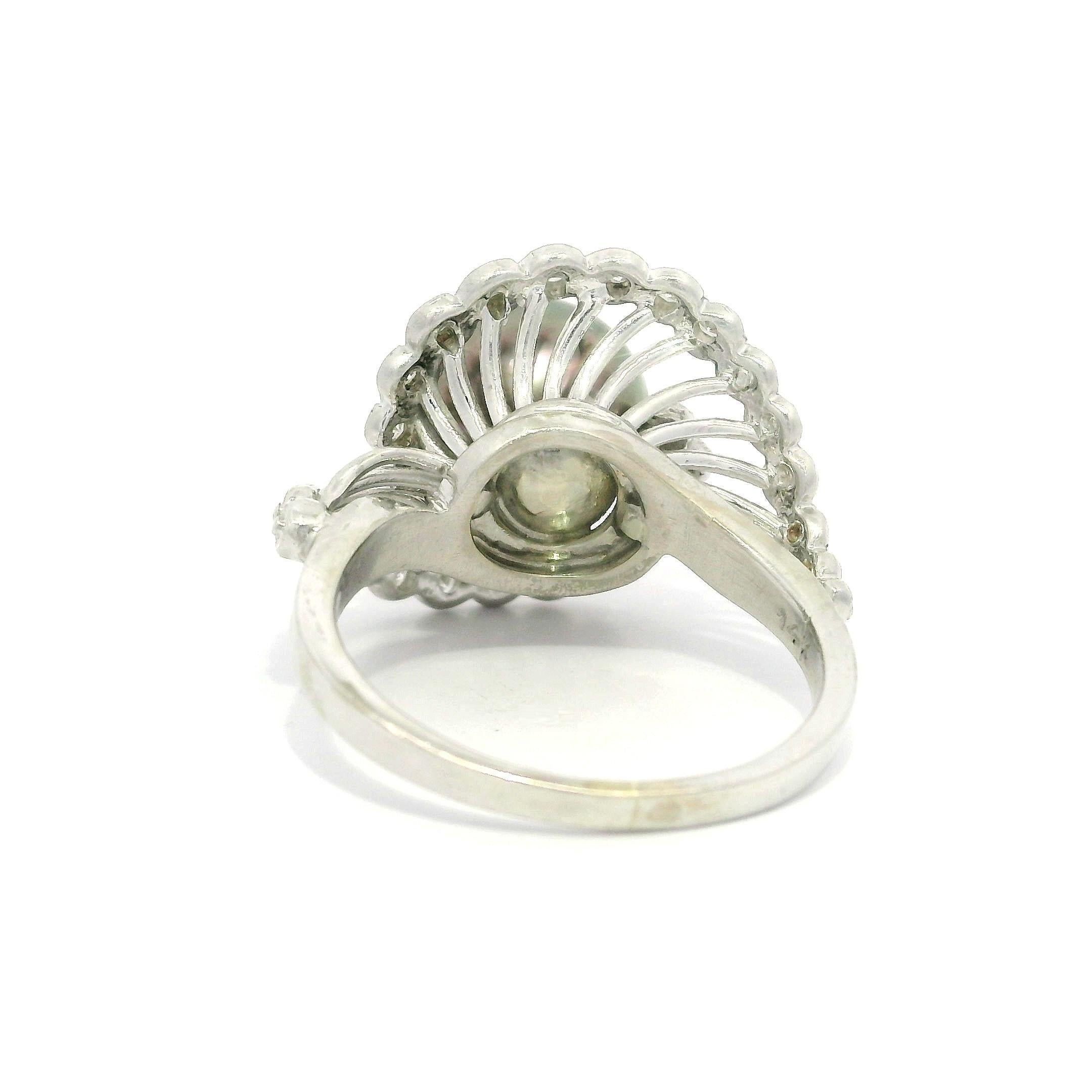 Anello da cocktail con perle di Tahiti e diamanti bianchi in oro bianco vintage In condizioni ottime in vendita a Montclair, NJ