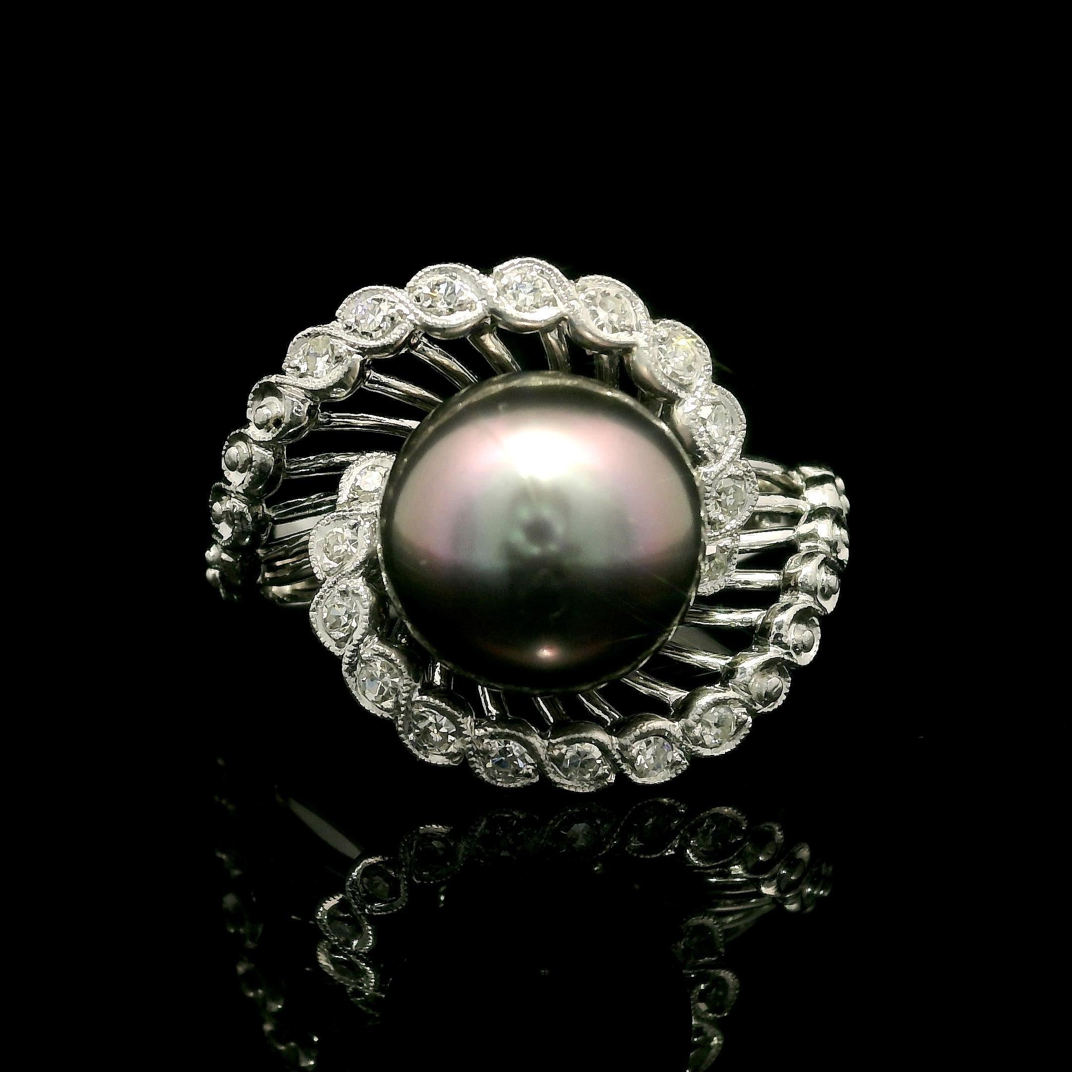 Donna Anello da cocktail con perle di Tahiti e diamanti bianchi in oro bianco vintage in vendita