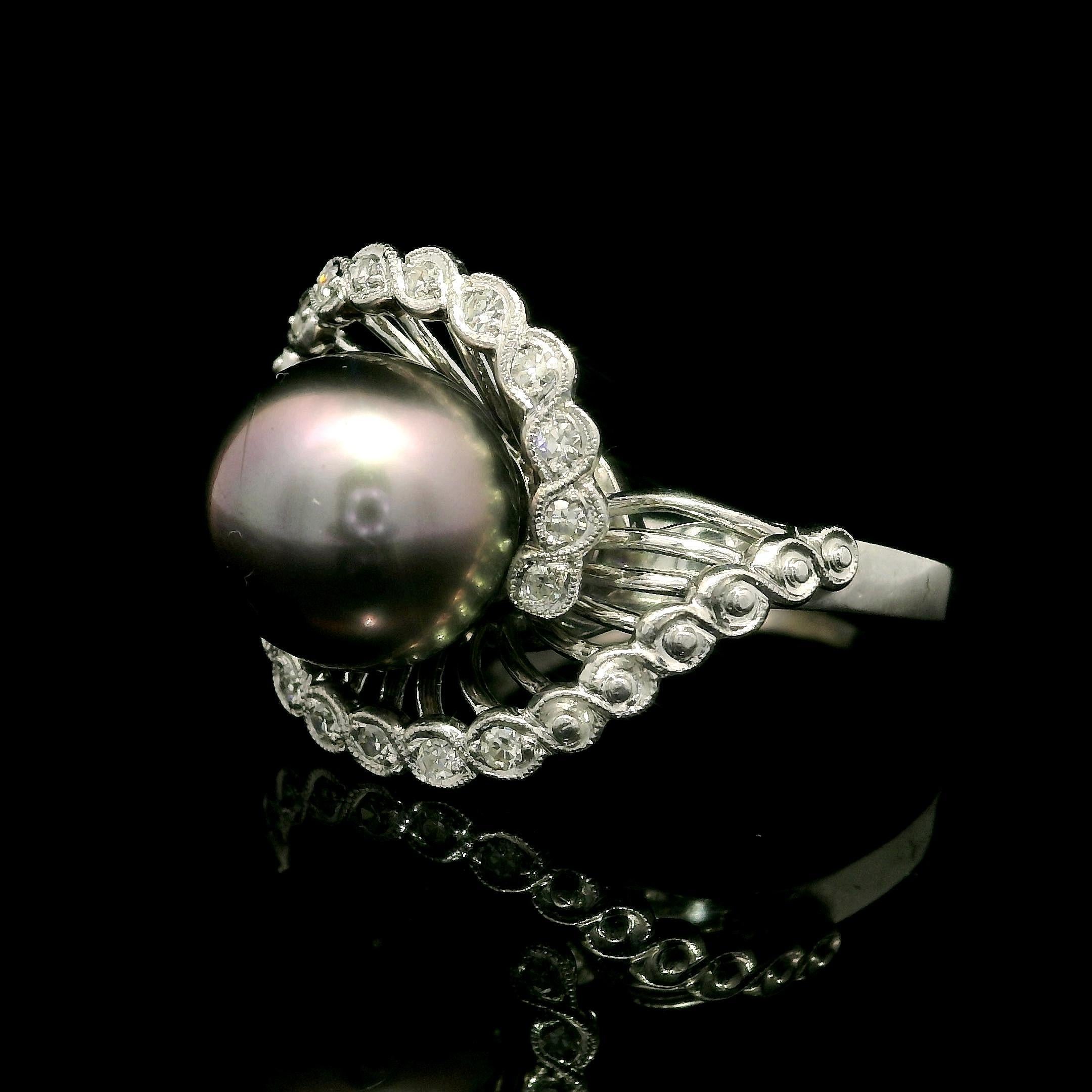 Anello da cocktail con perle di Tahiti e diamanti bianchi in oro bianco vintage in vendita 4