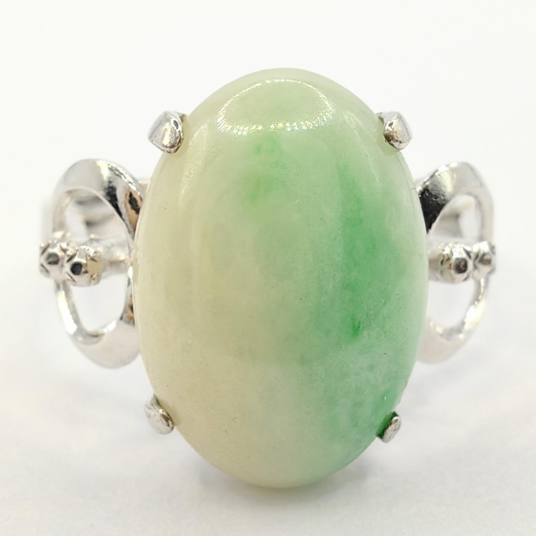 Cabochon Vintage Solitaire White & Green Jade Ring in White Gold For Sale