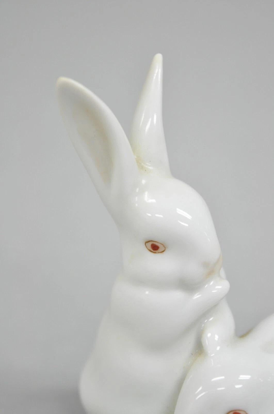 Victorian Vintage White Herend Porcelain 5326 Bunny Rabbits Eating Corn Figurine For Sale