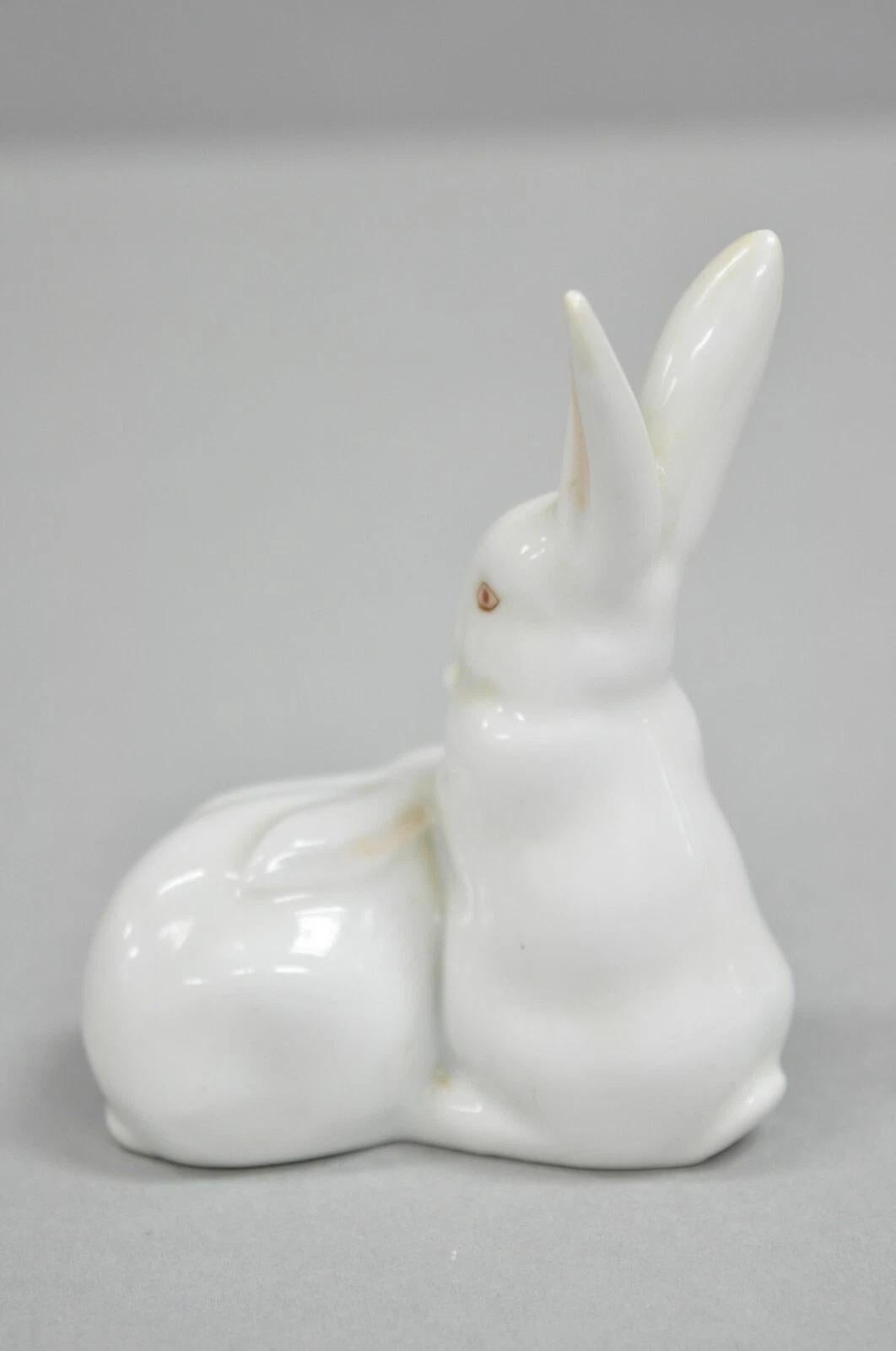 20th Century Vintage White Herend Porcelain 5326 Bunny Rabbits Eating Corn Figurine For Sale