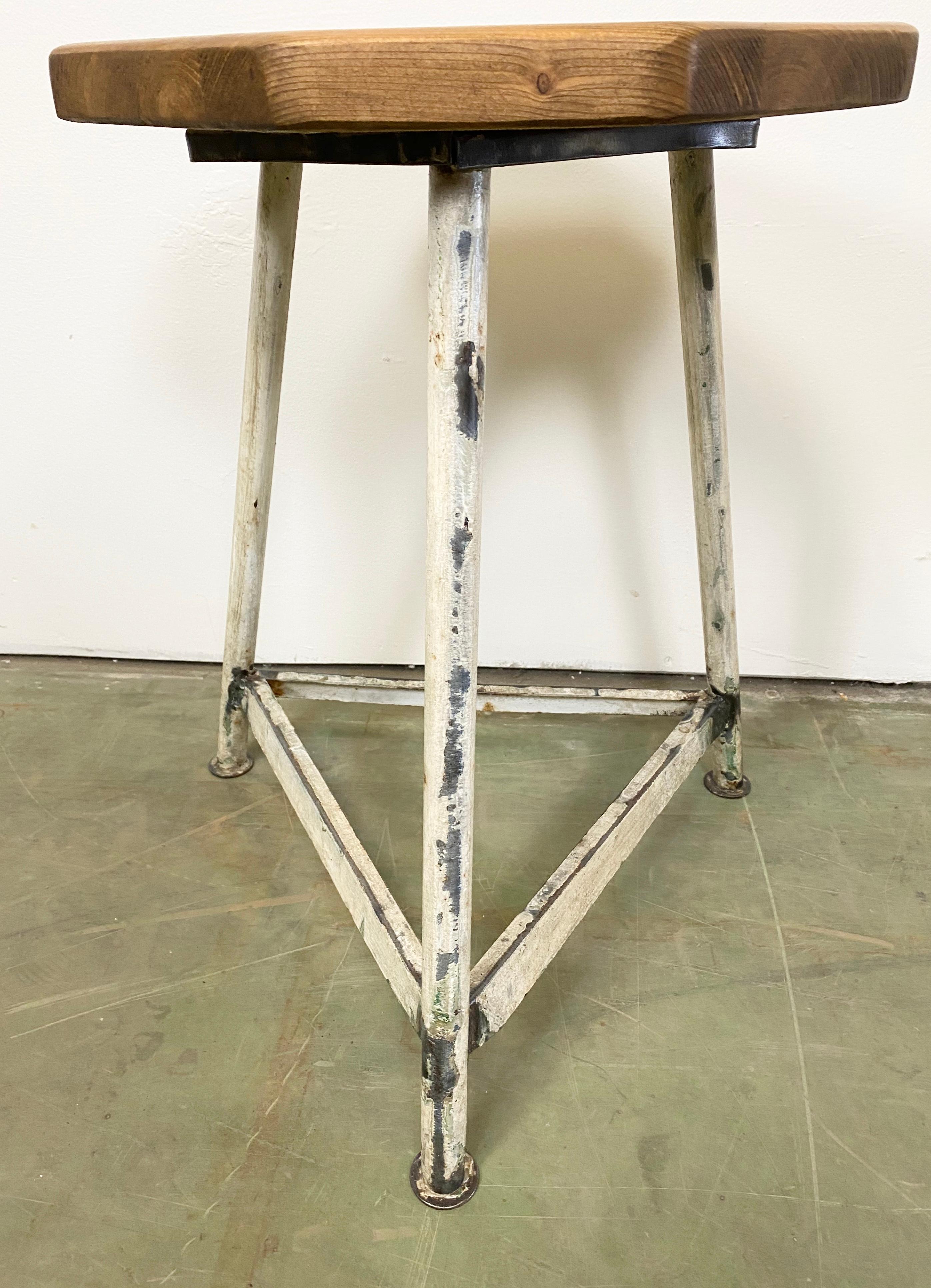 Vintage White Industrial Factory Stool, 1960s In Good Condition In Kojetice, CZ