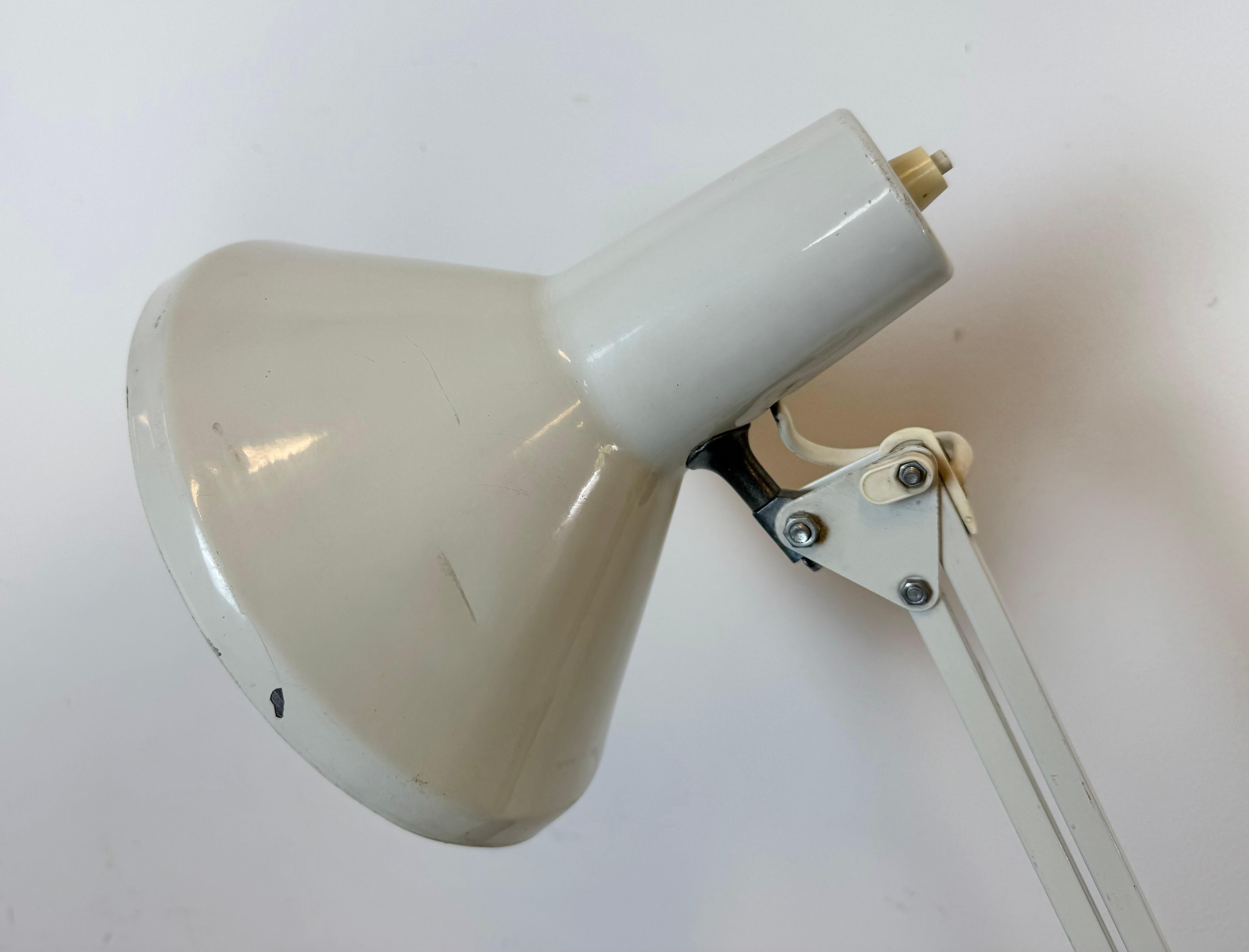 Fine XX secolo Lampada da tavolo vintage White Italian Architect, anni '70 in vendita